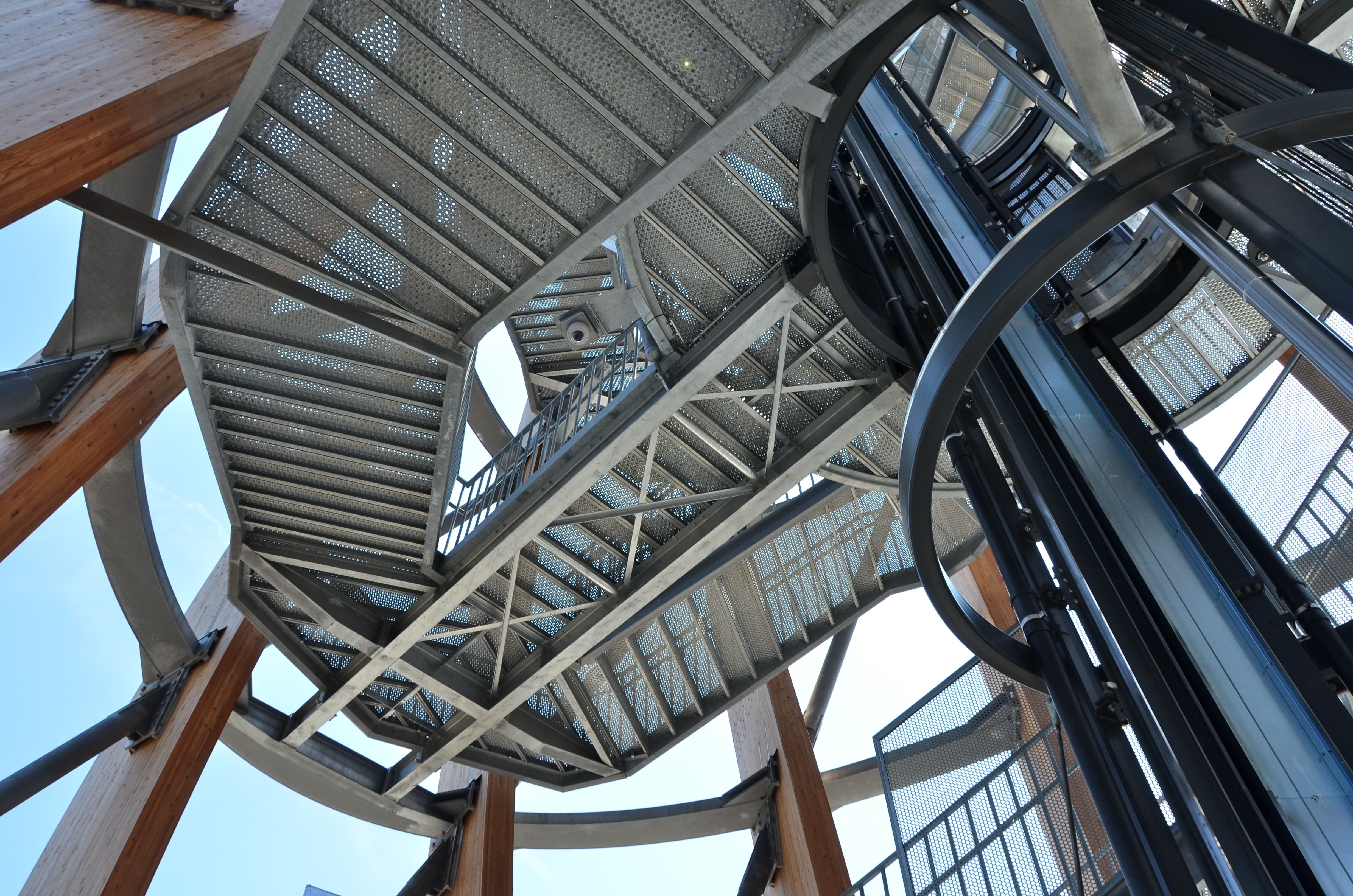 Pyramidenkogelturm Konstruktions-Detail Treppe 08072013 287
