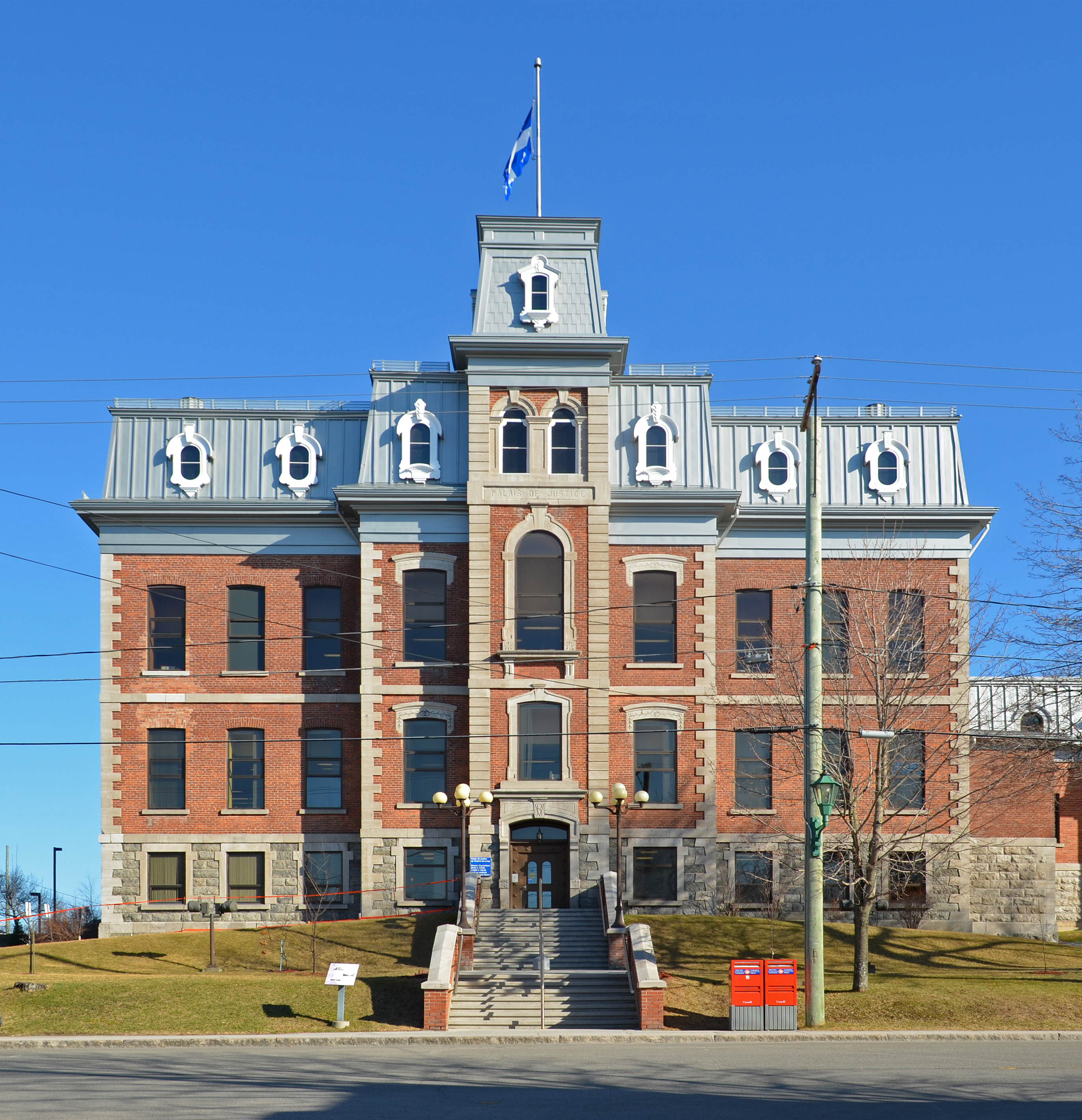 Riviere-du-Loup - Courthouse (1)