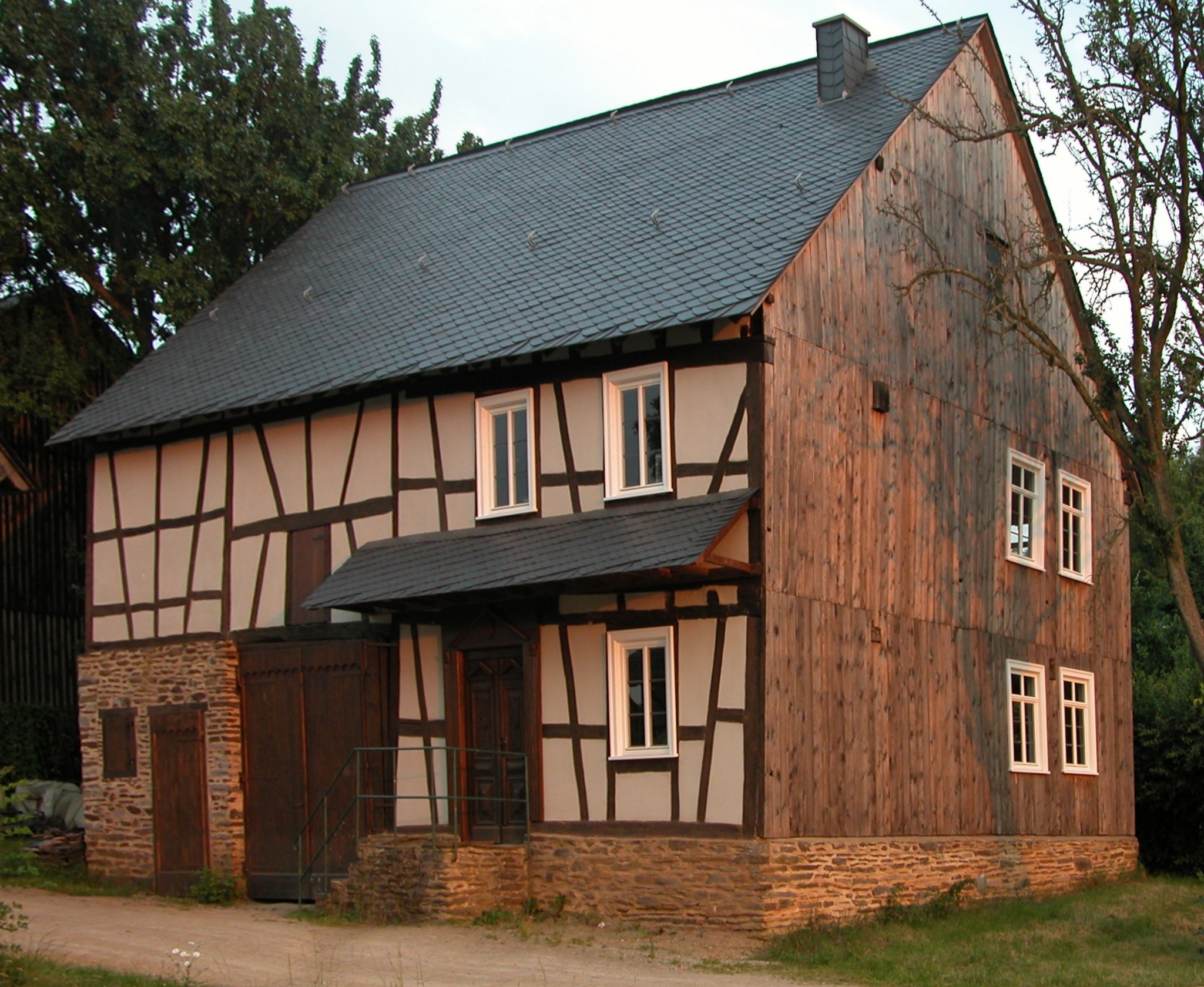 Roscheiderhof-schulhaus-2008