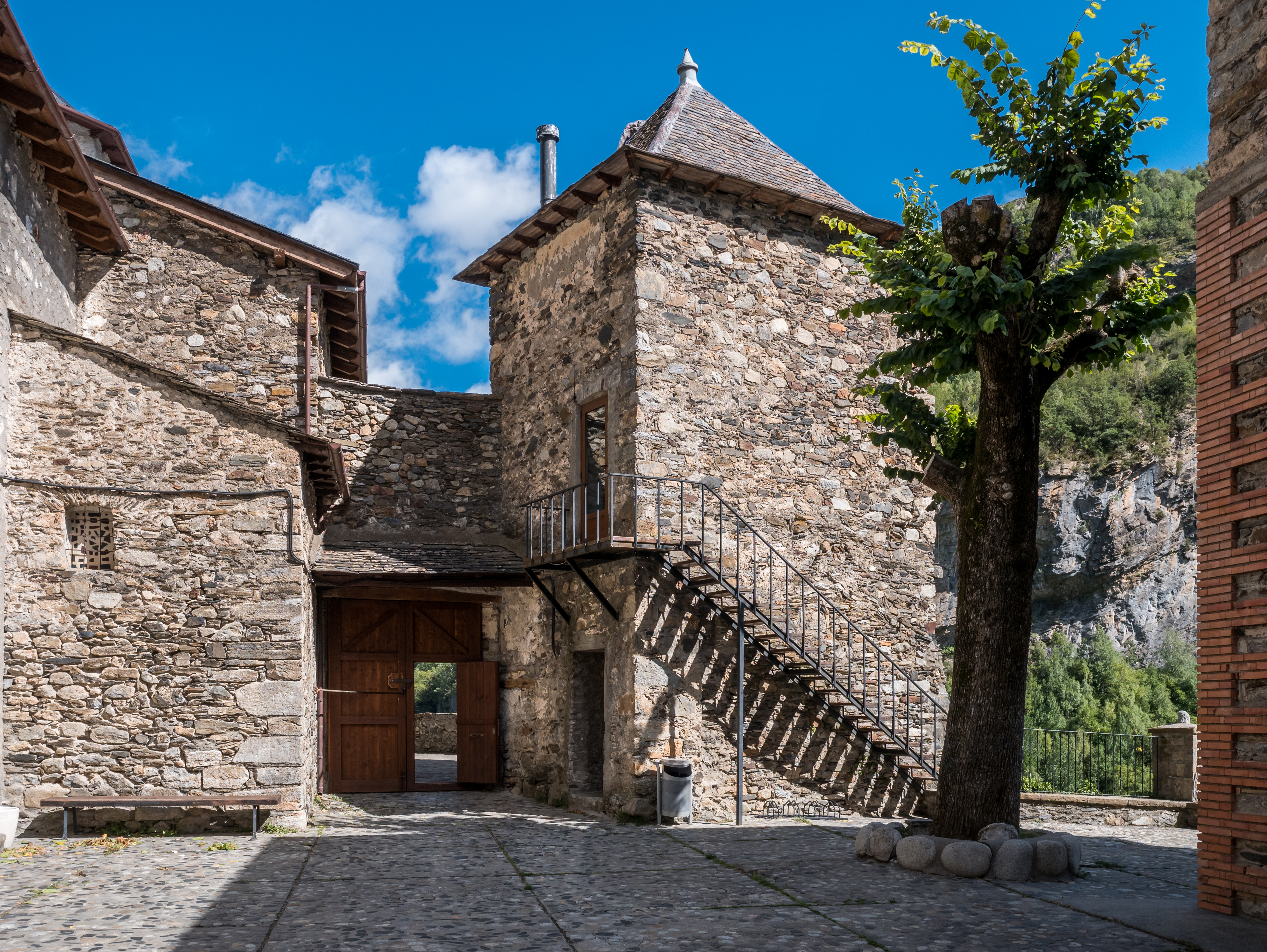Sahún - Santuario de Guayente 01