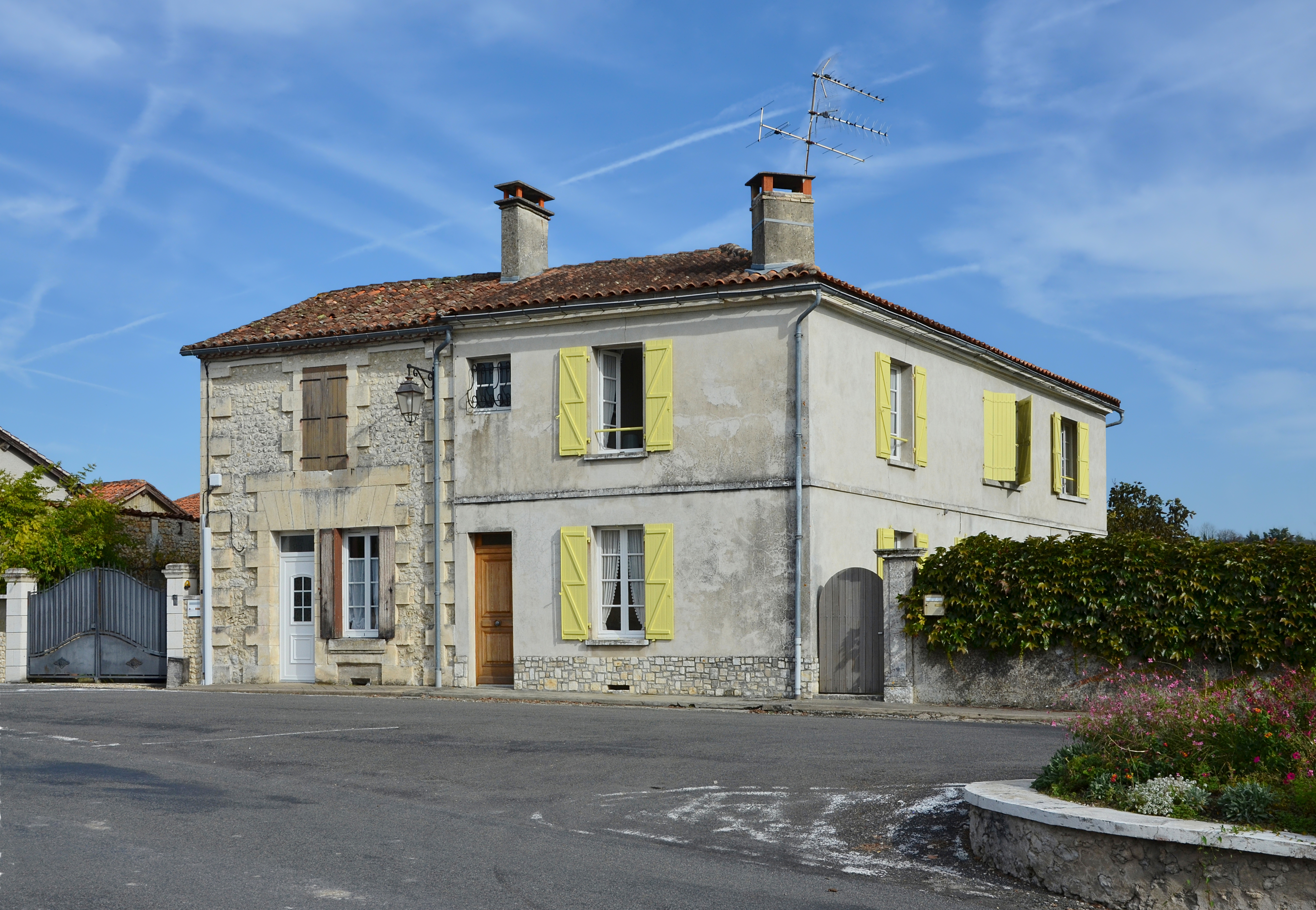 Salles-Lavalette 16 Habitat rural D24 2014