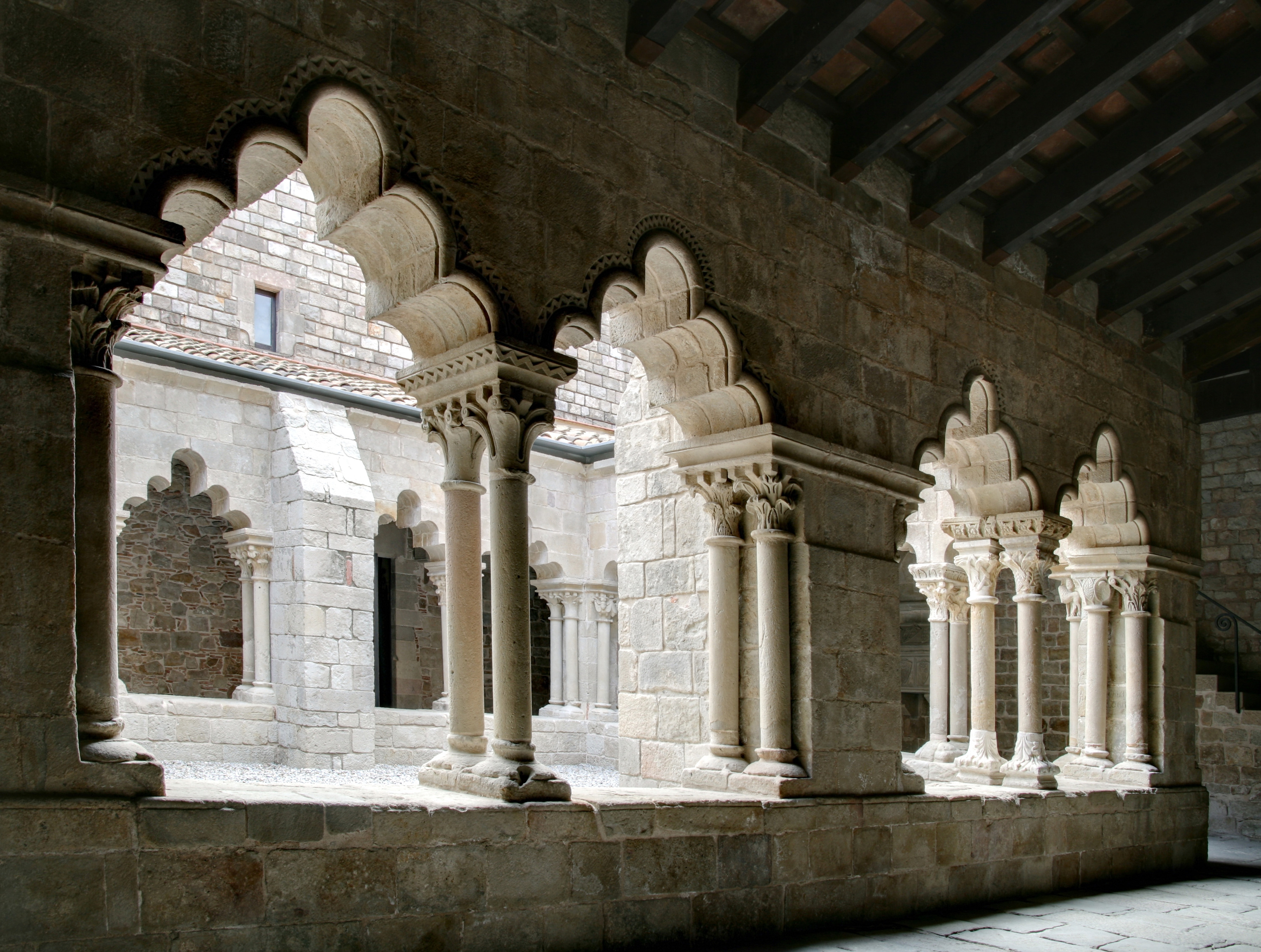 Sant Pau del Camp cloister 2