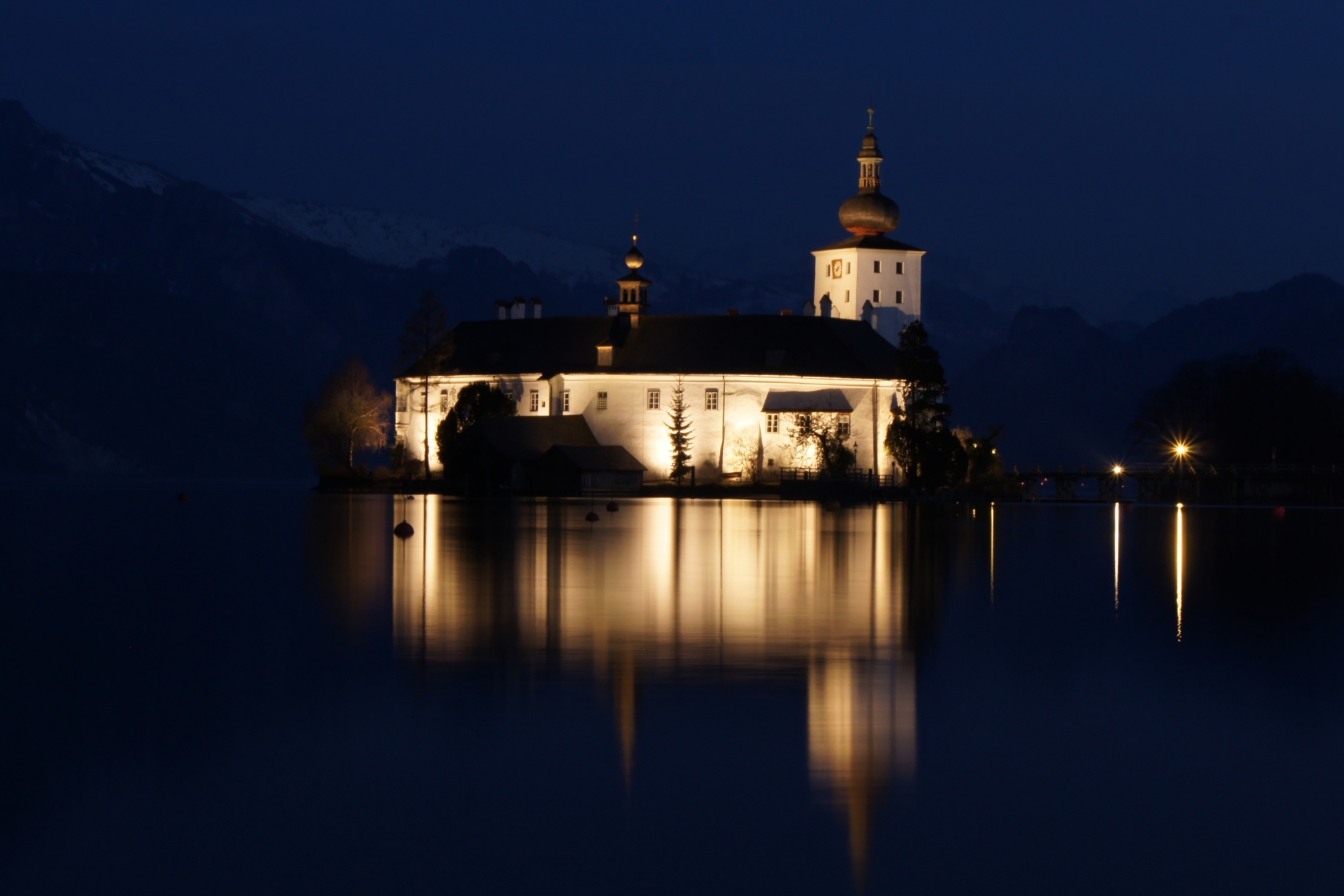 Schloss Orth bei Nacht