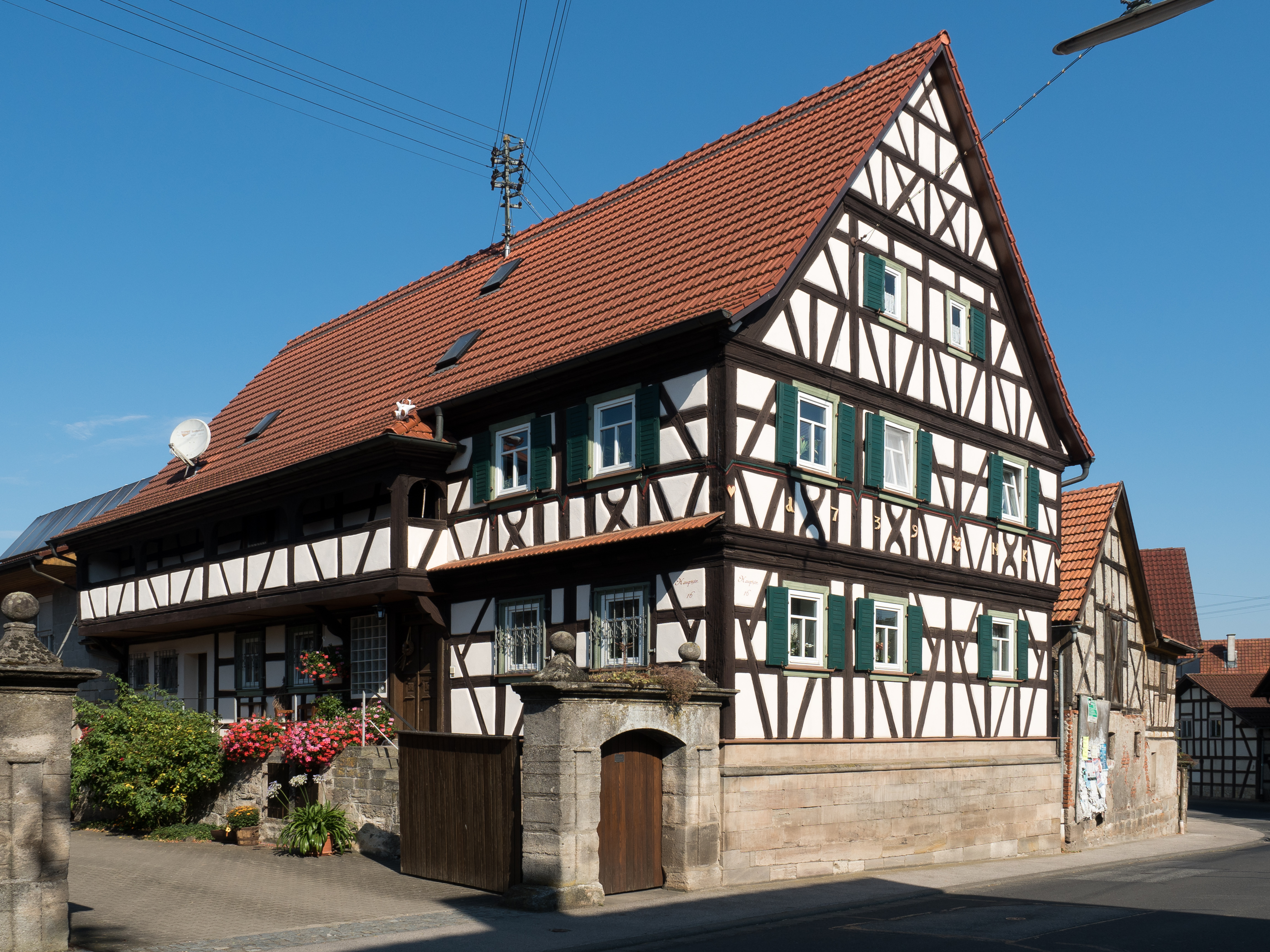 Serrfeld-Fachwerkhaus-8287473