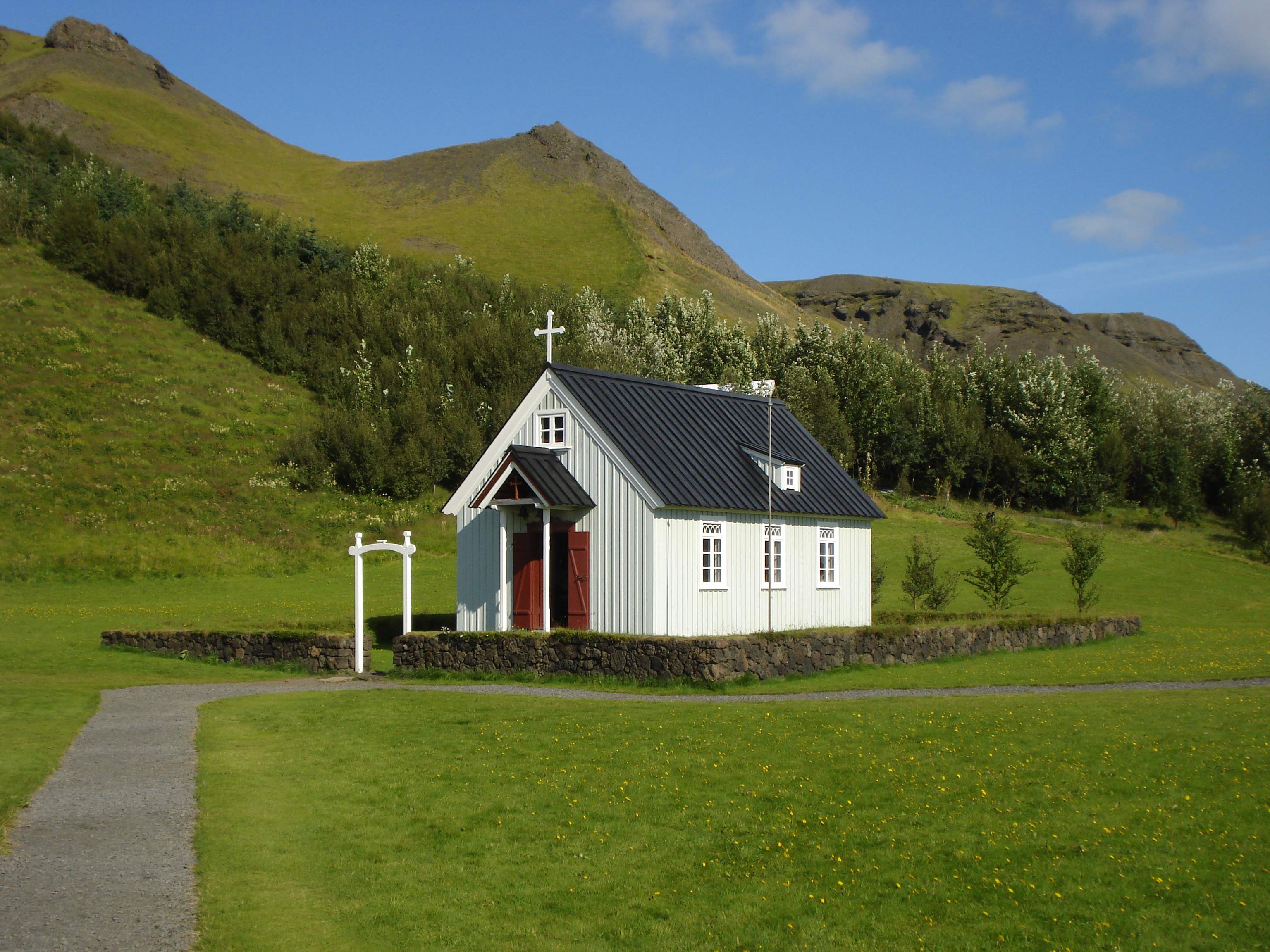 Skogarkirkja 2