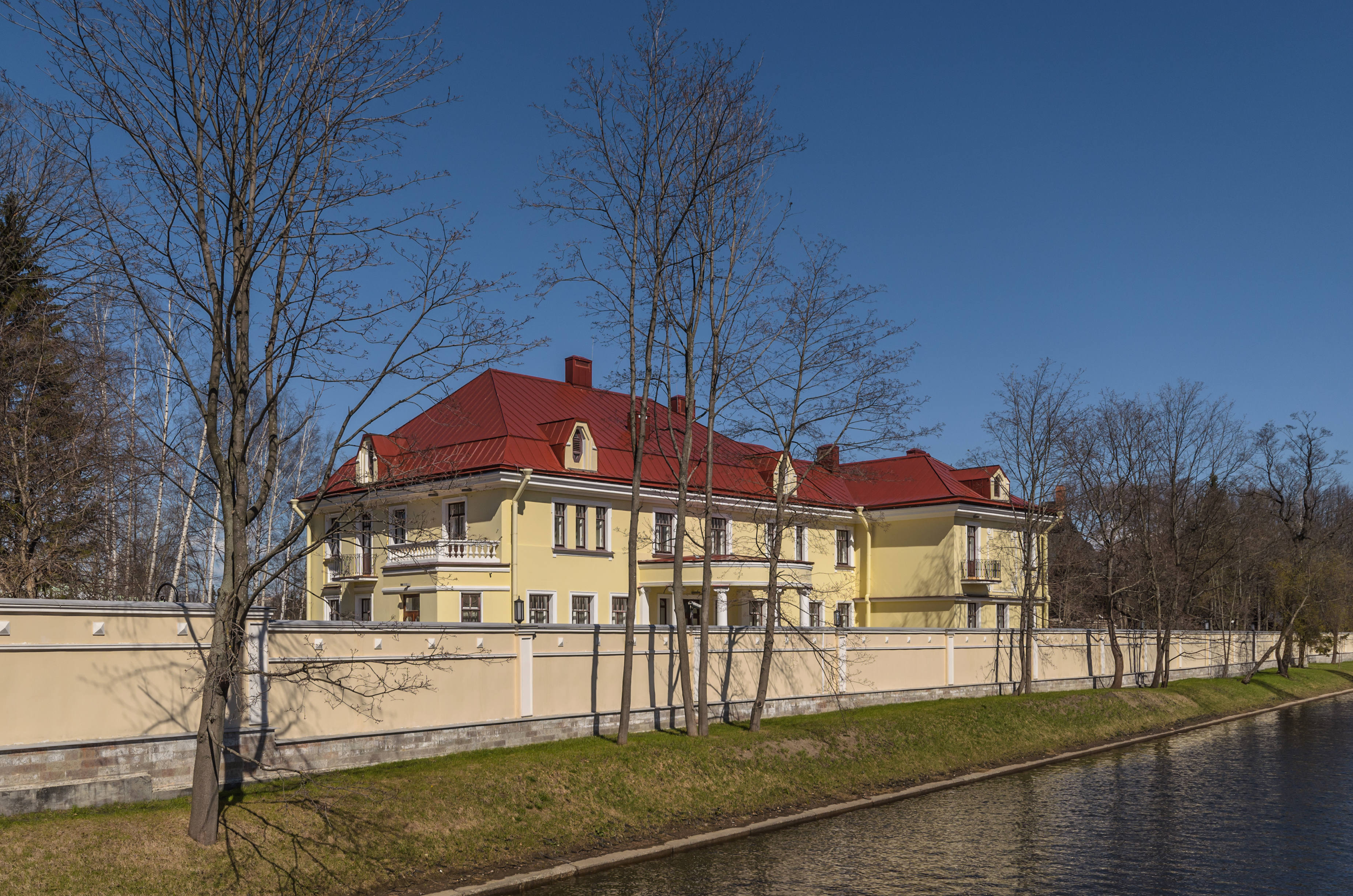 Soloveychik Manor 2