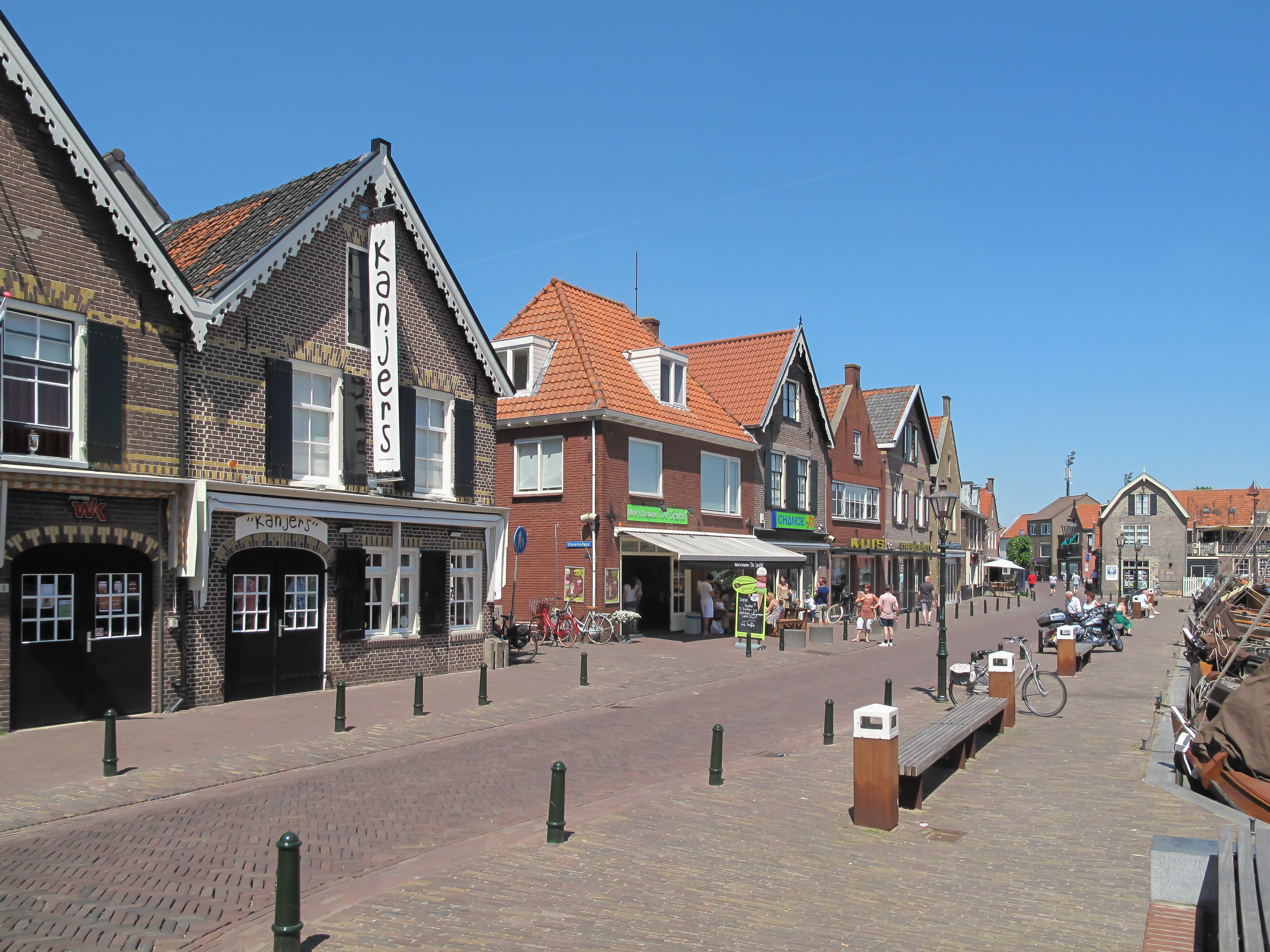 Spakenburg, straatzicht Oude Schans foto4 2012-05-28 13.12