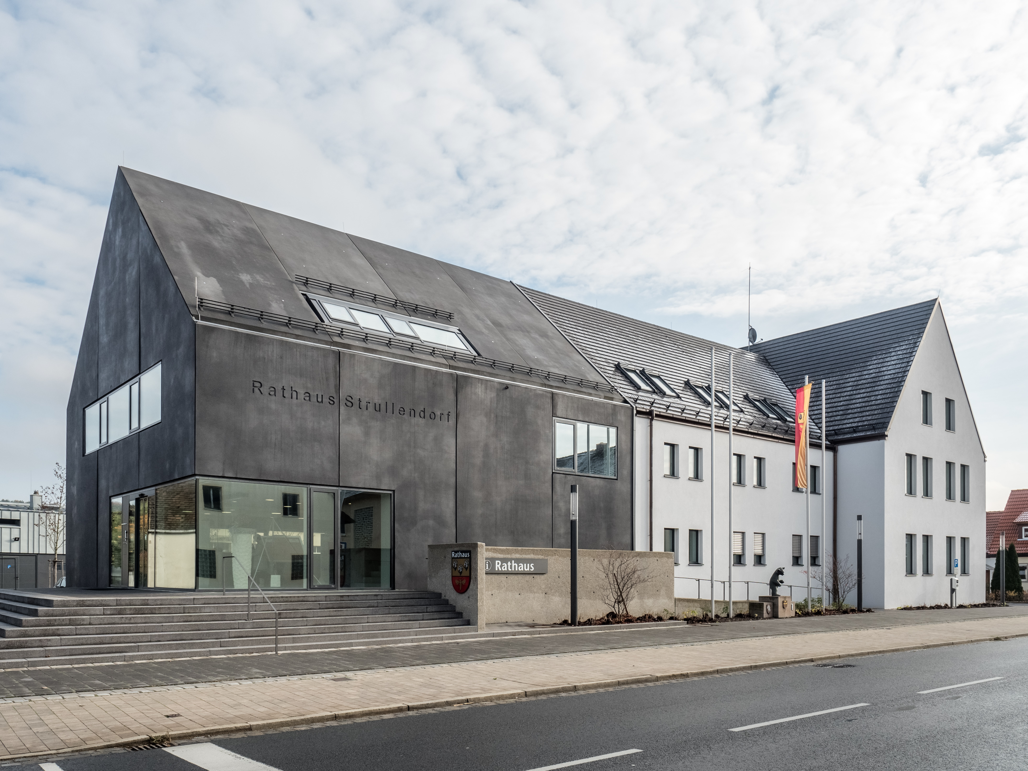 Strullendorf-Rathaus-PB090003