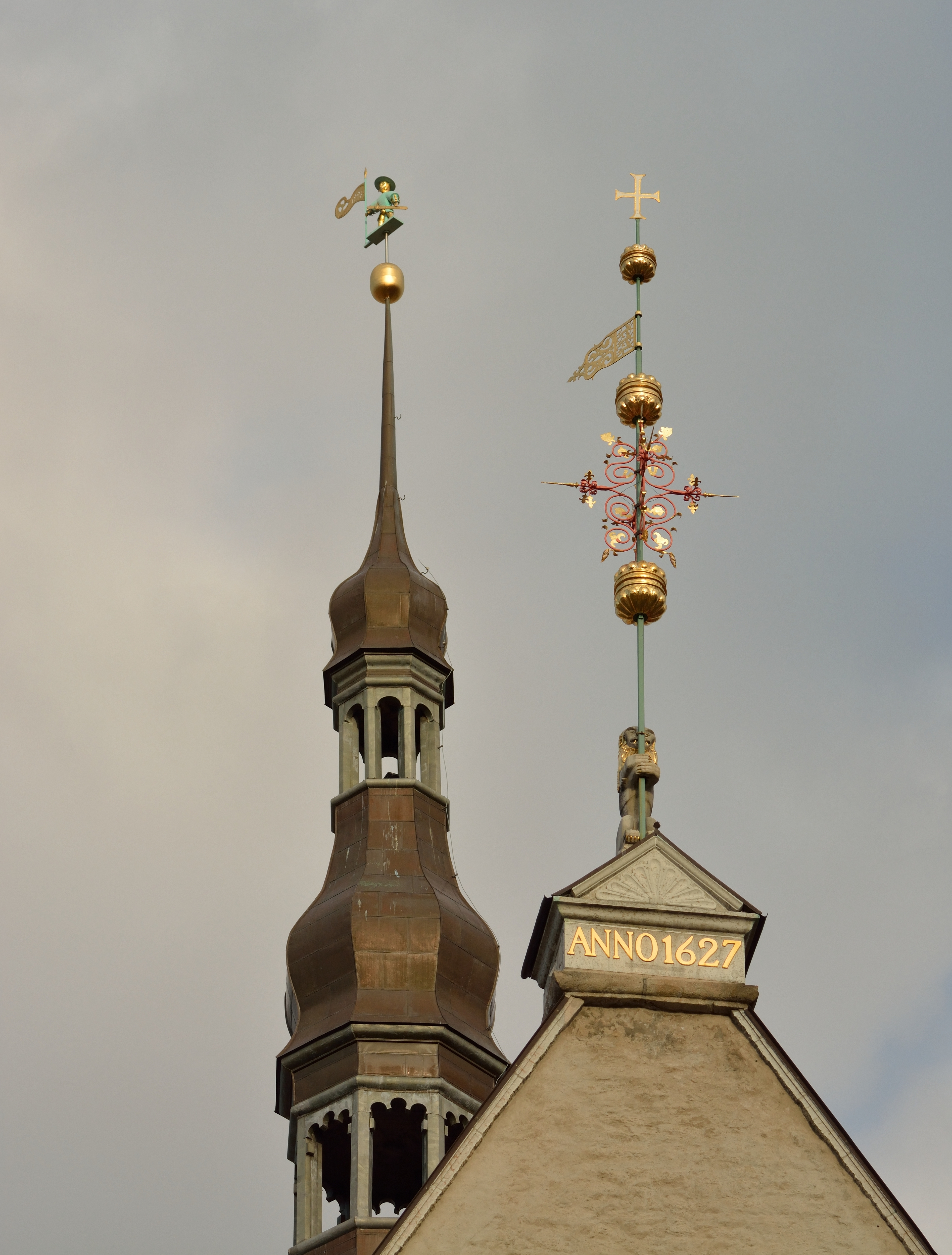 Tallinna Raekoja tuulelipud