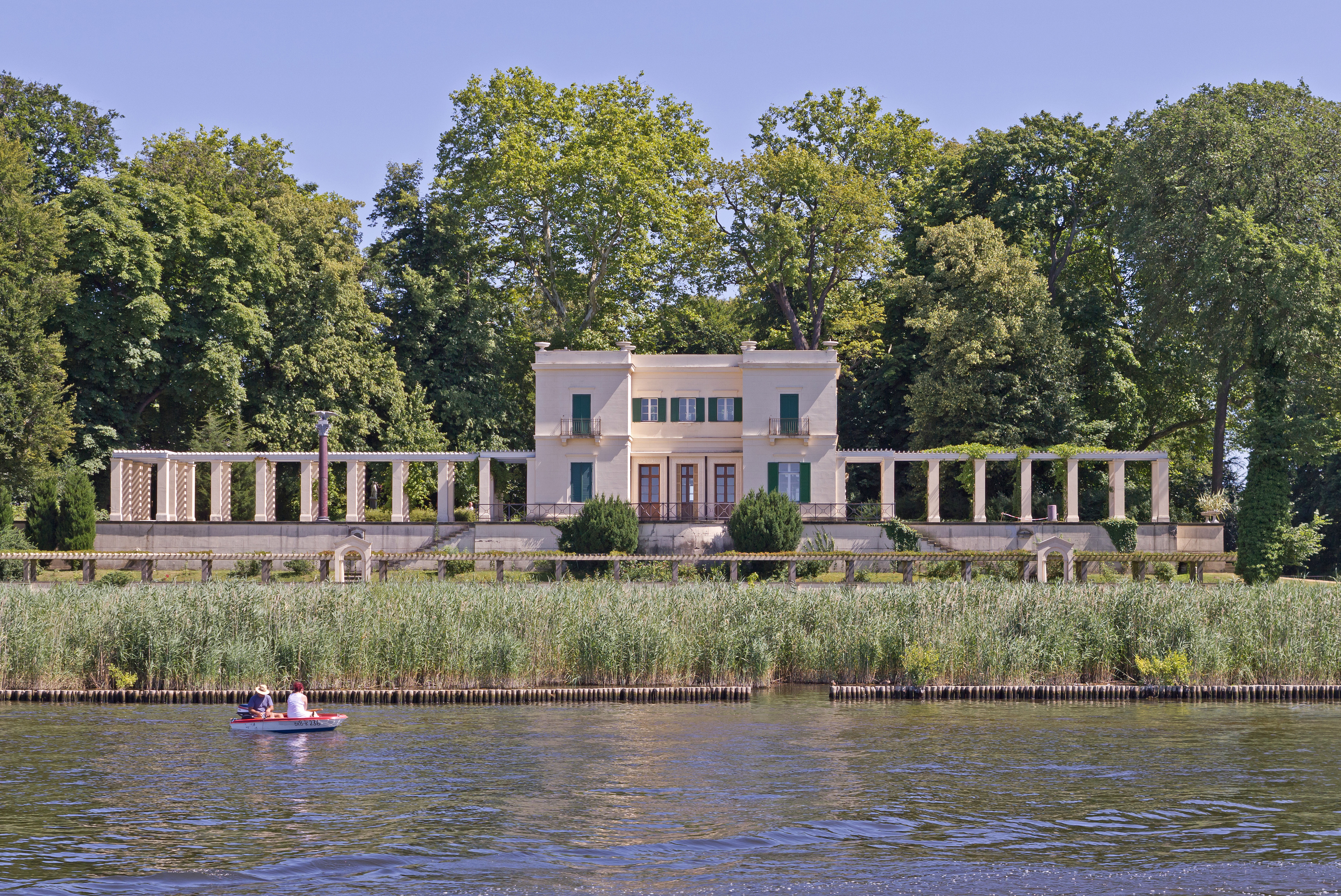 Teltowkanal 06 Griebnitzsee Blick auf Schlosspark Glienicke