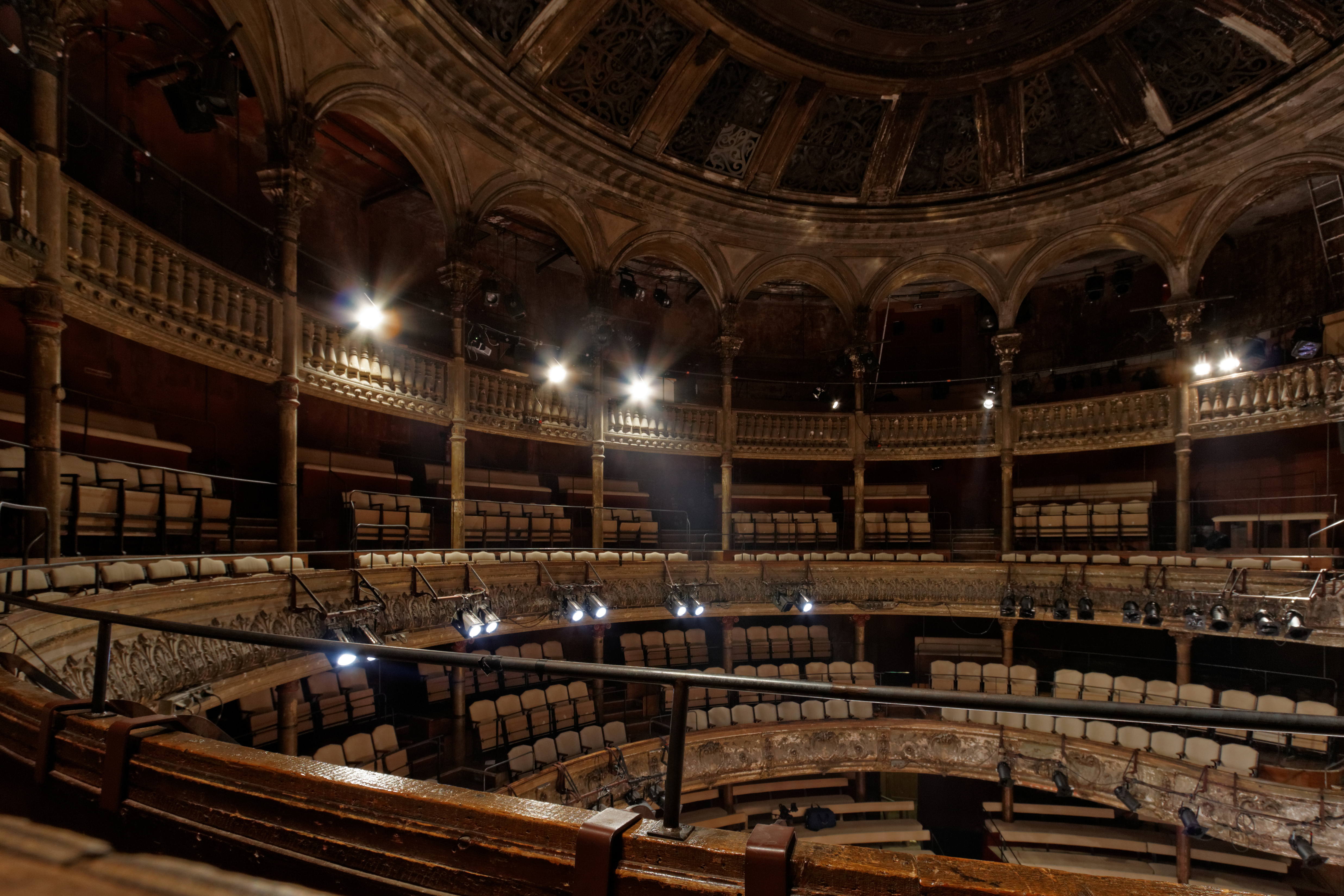 Théâtre des Bouffes du Nord 02