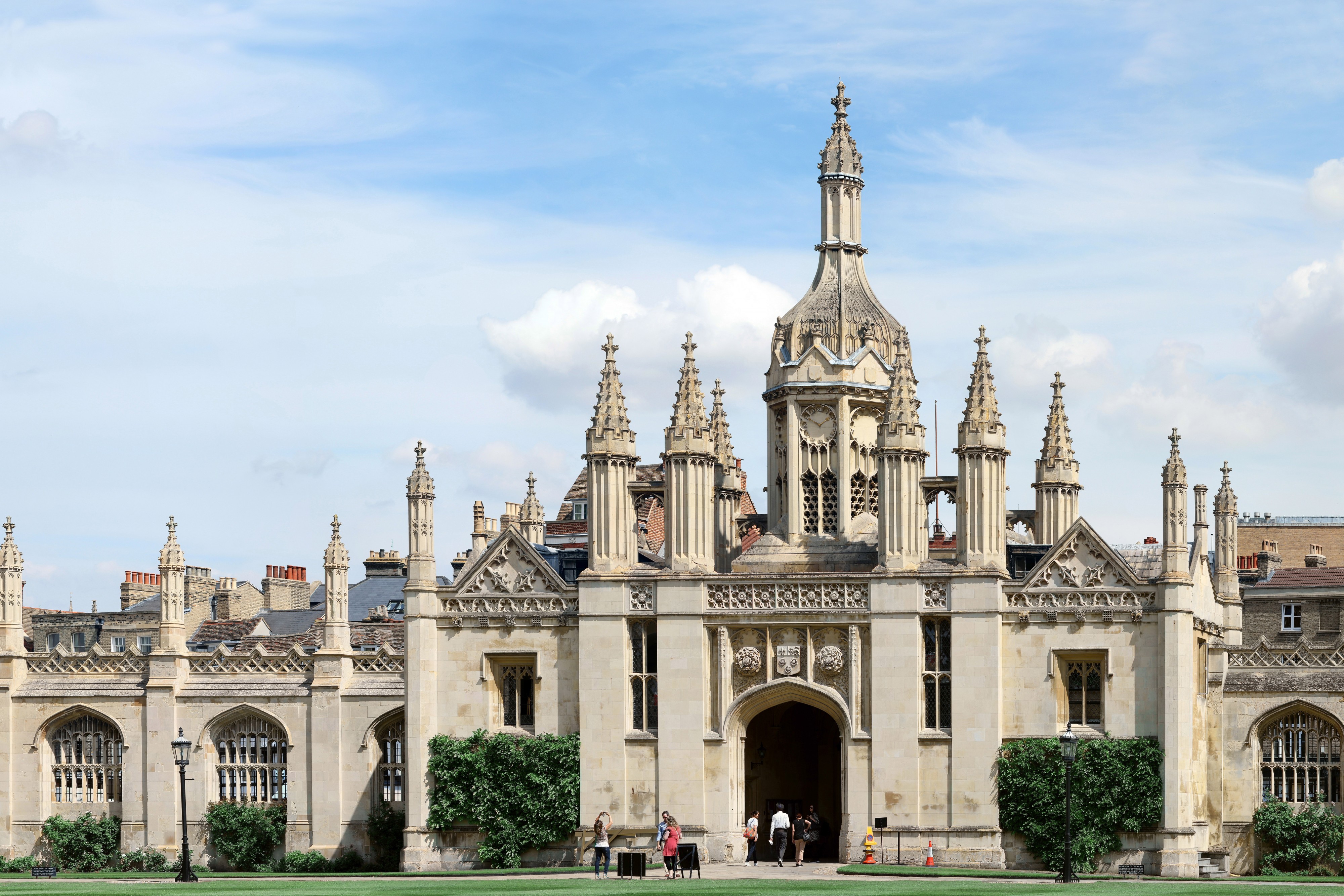 20130808 Kings College Entrance Hi-res