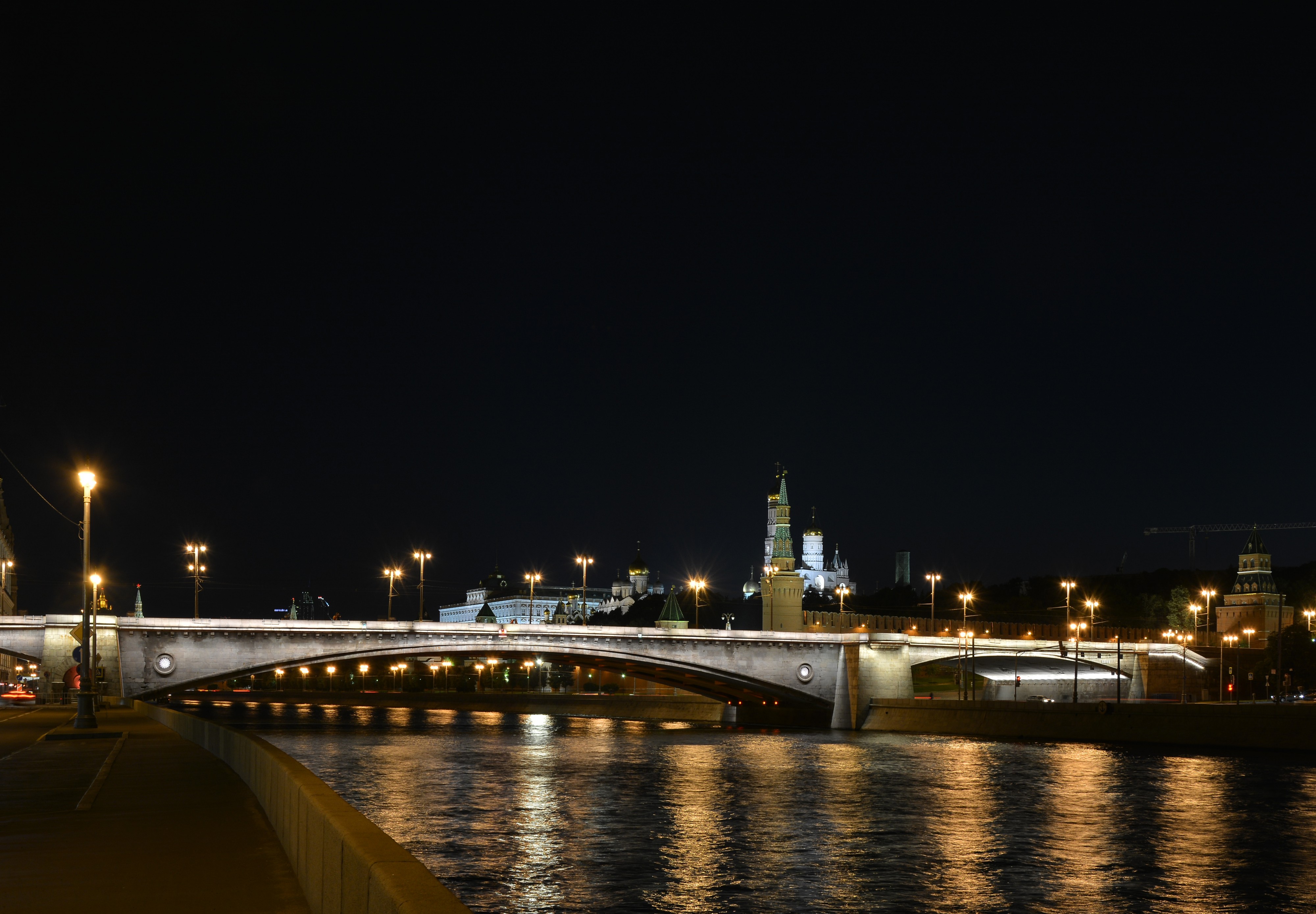 2015 night in Moscow - Bolshoy Moskvoretsky Bridge 01