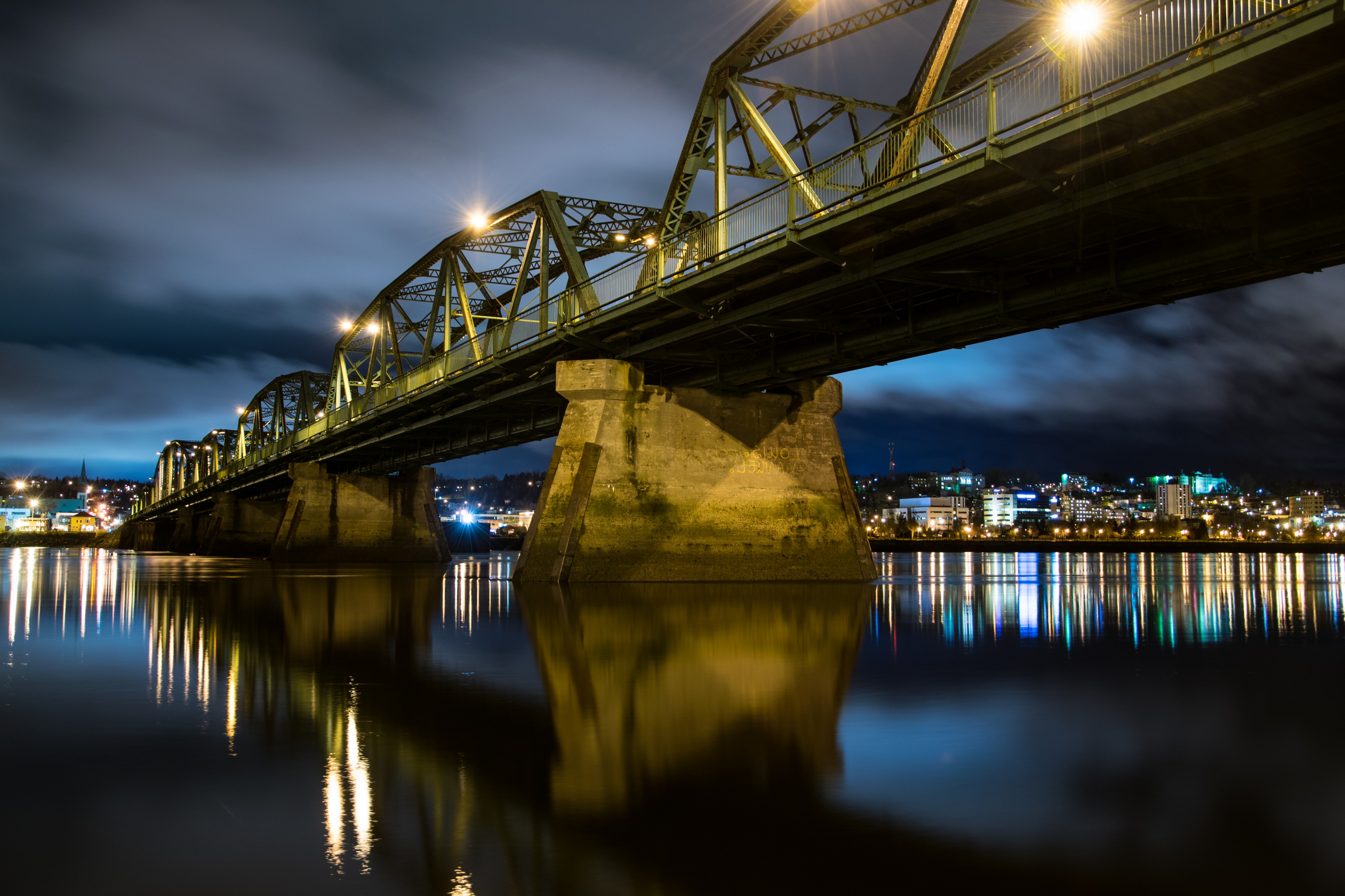 2016-11 pont sainte-Anne at night 03
