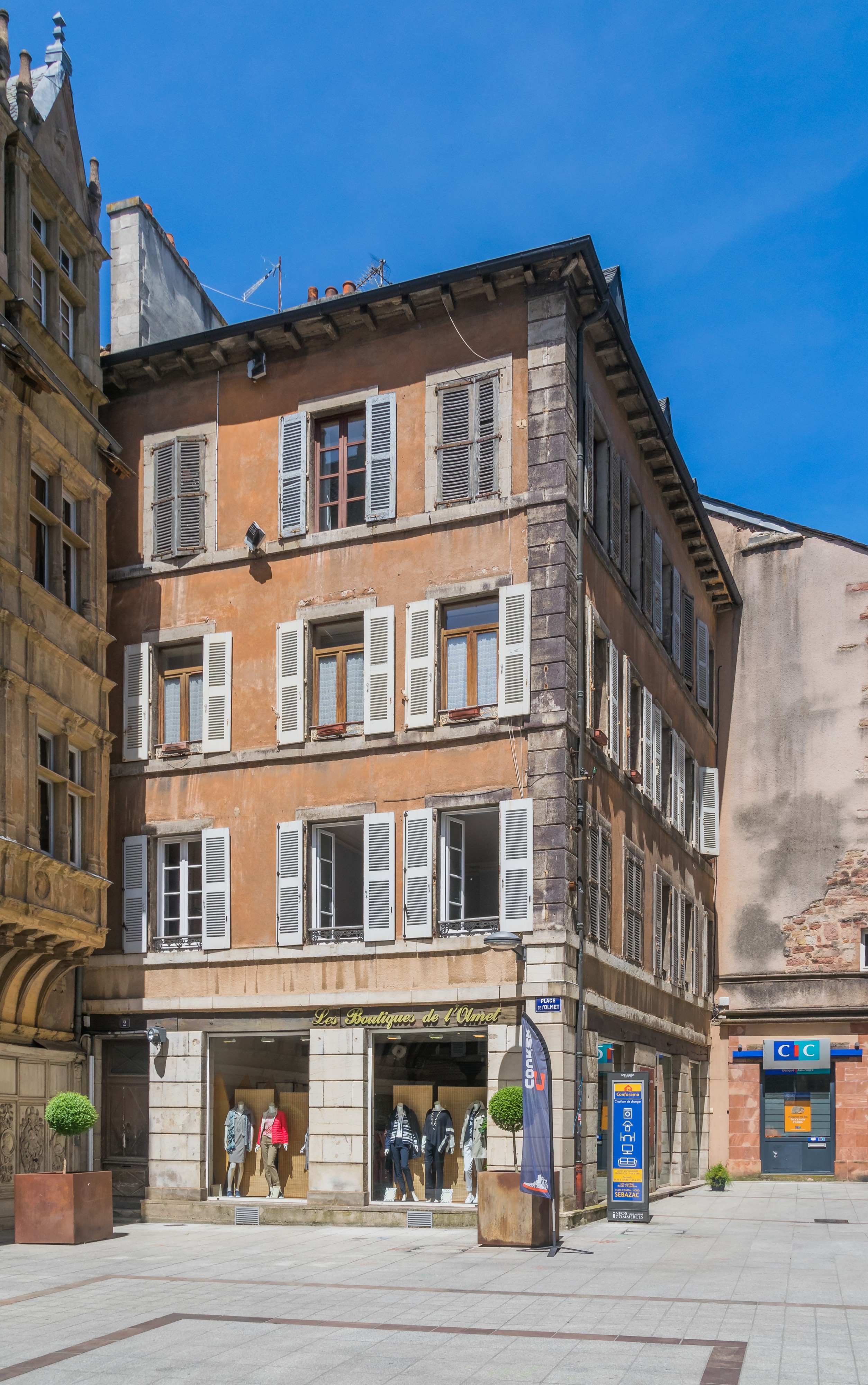 2 Place de l'Olmet 01