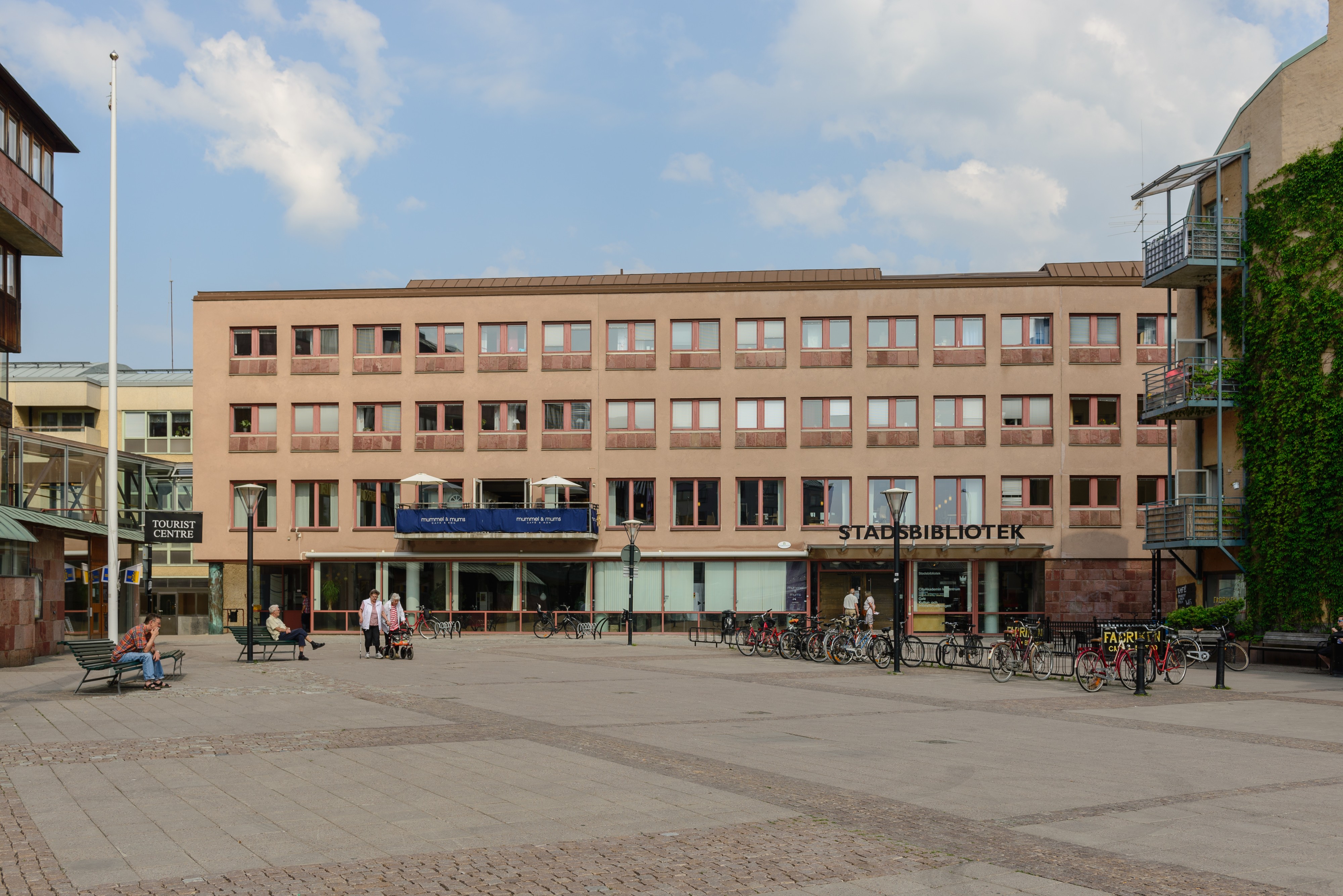 Örebro stadsbibliotek May 2014 01