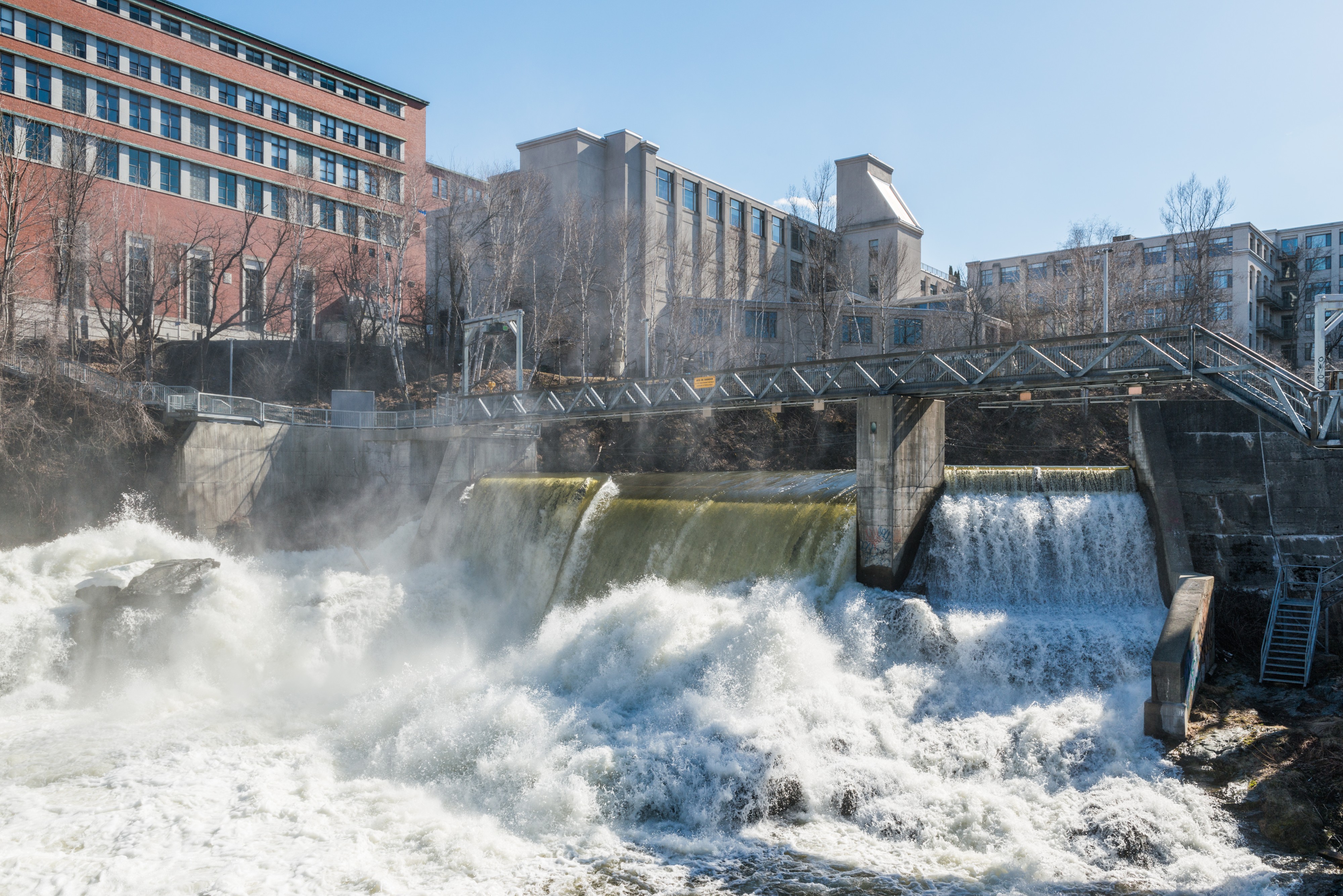 Abénaquis Hydroelectric dam on River Magog, Sherbrooke 20170414 1