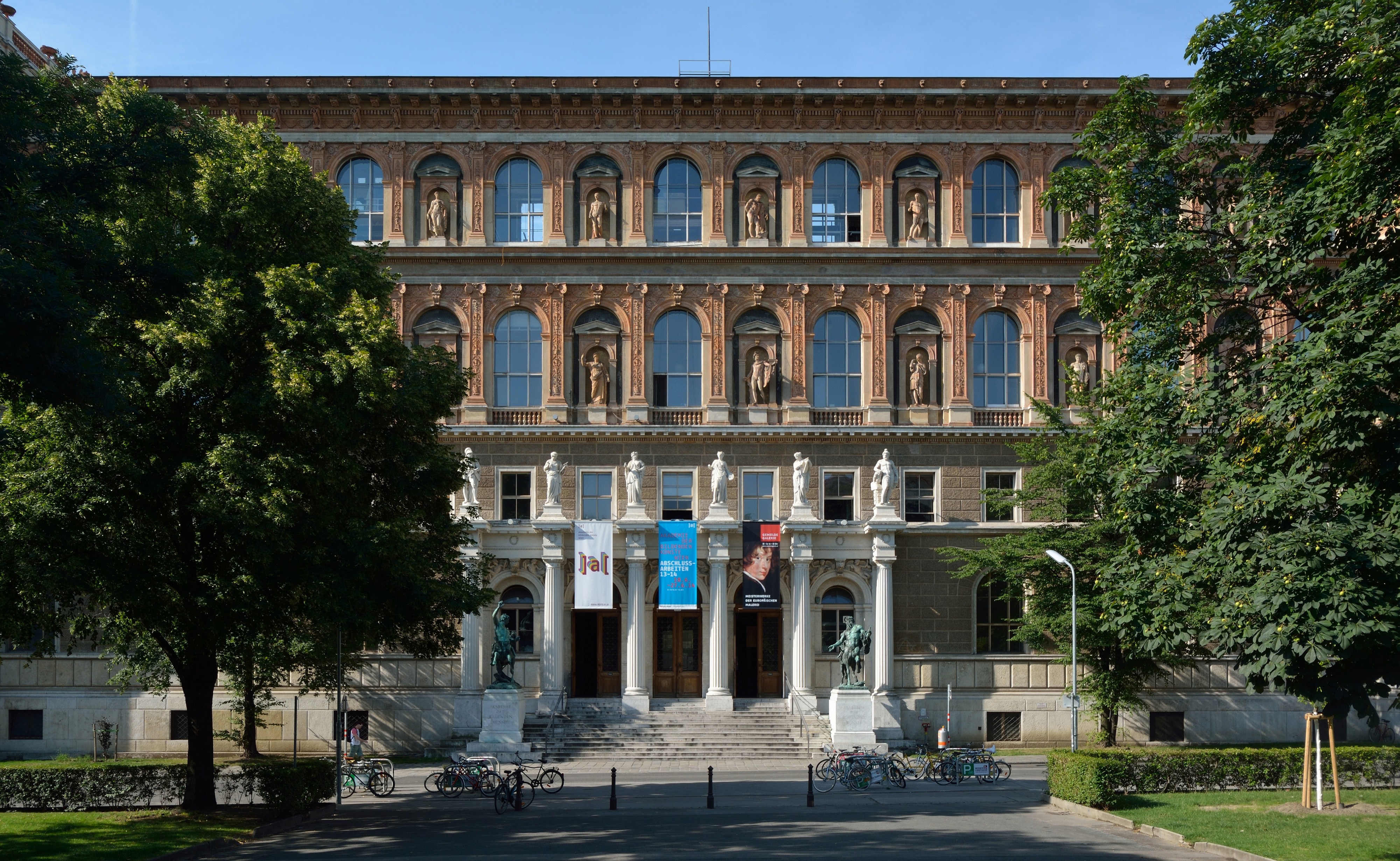 Akademie der bildenden Kuenste DSC 2400w