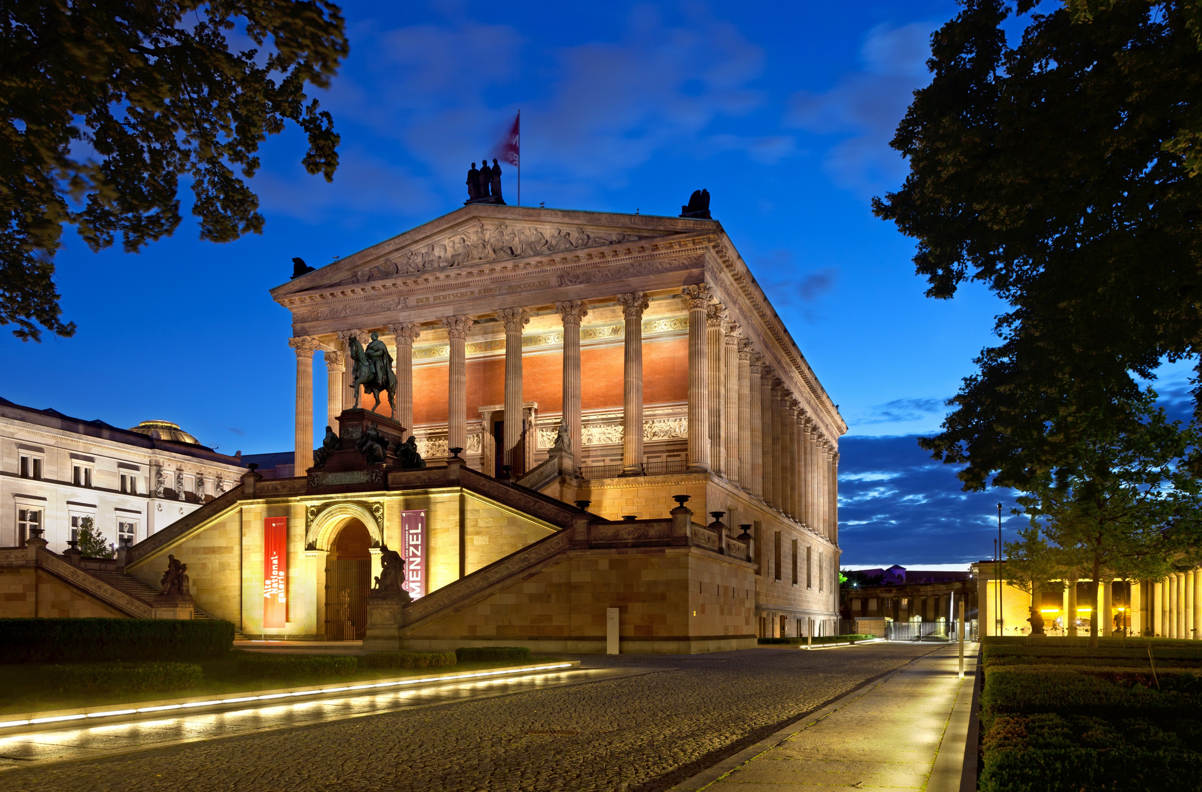 Alte Nationalgalerie abends