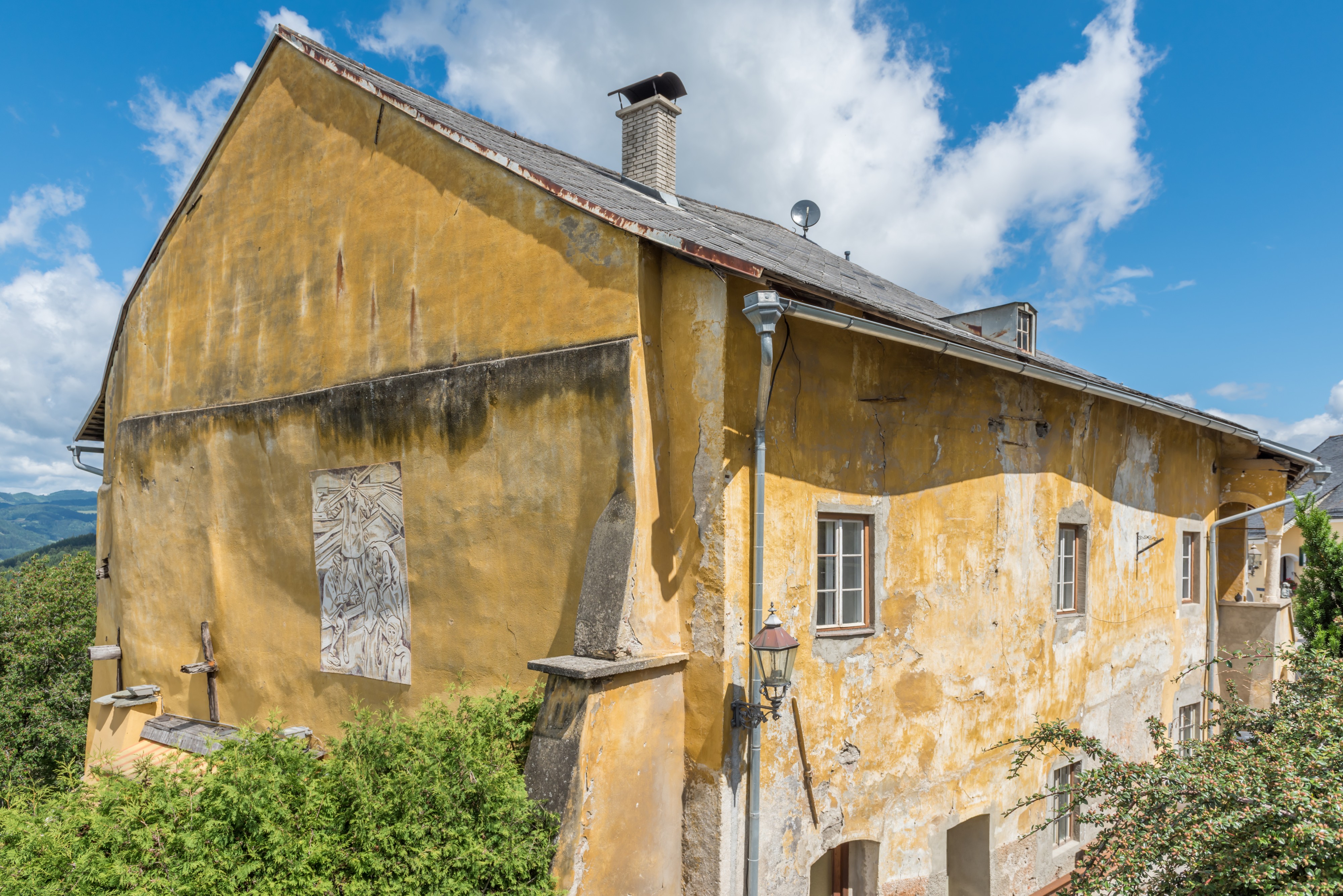 Althofen Burgstrasse 9 Wohnhaus Schwarz am Berg SW-Ansicht 24062015 5279
