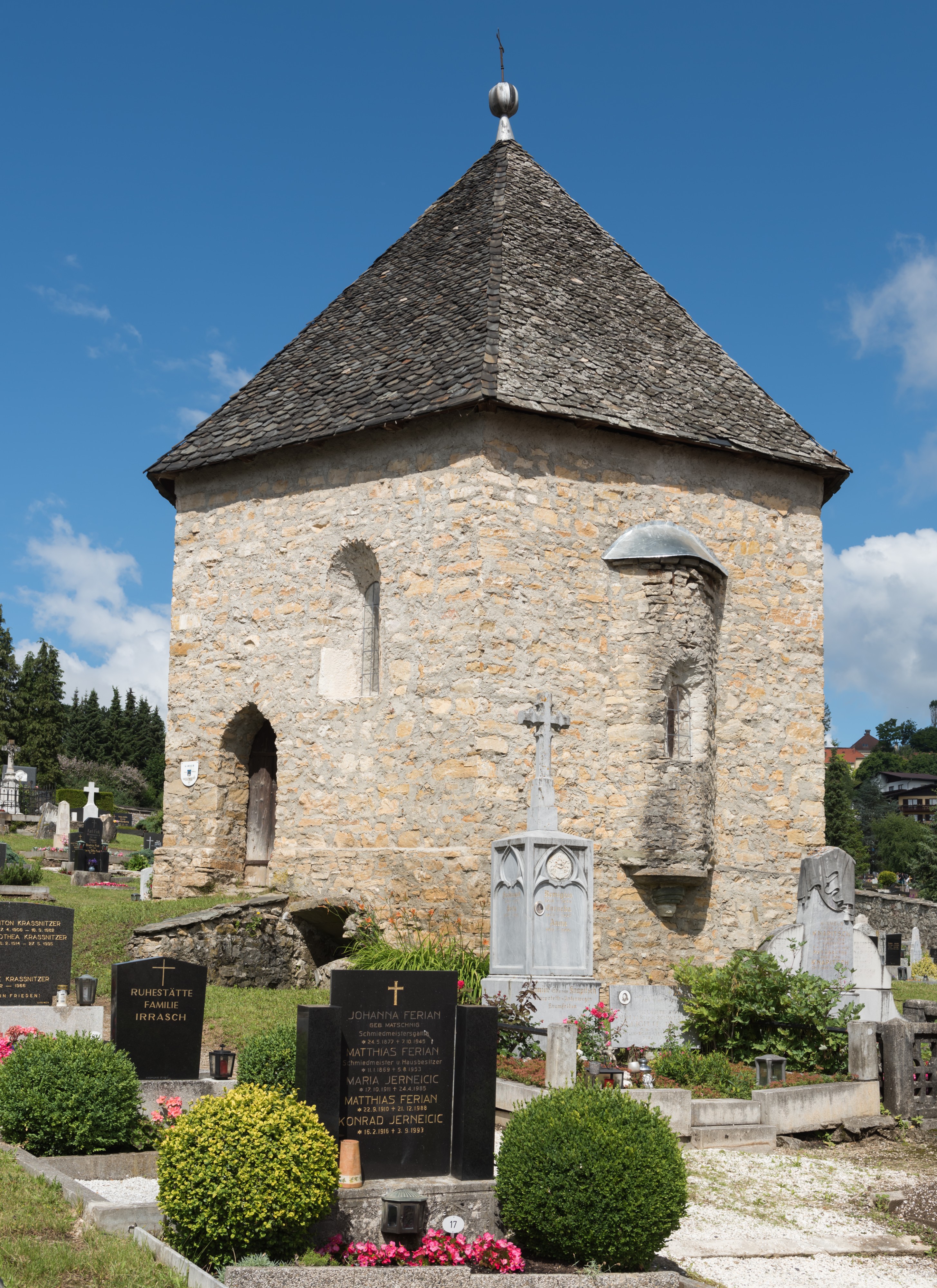 Althofen Friedhofsteig Friedhof gotischer Karner 24062015 5164