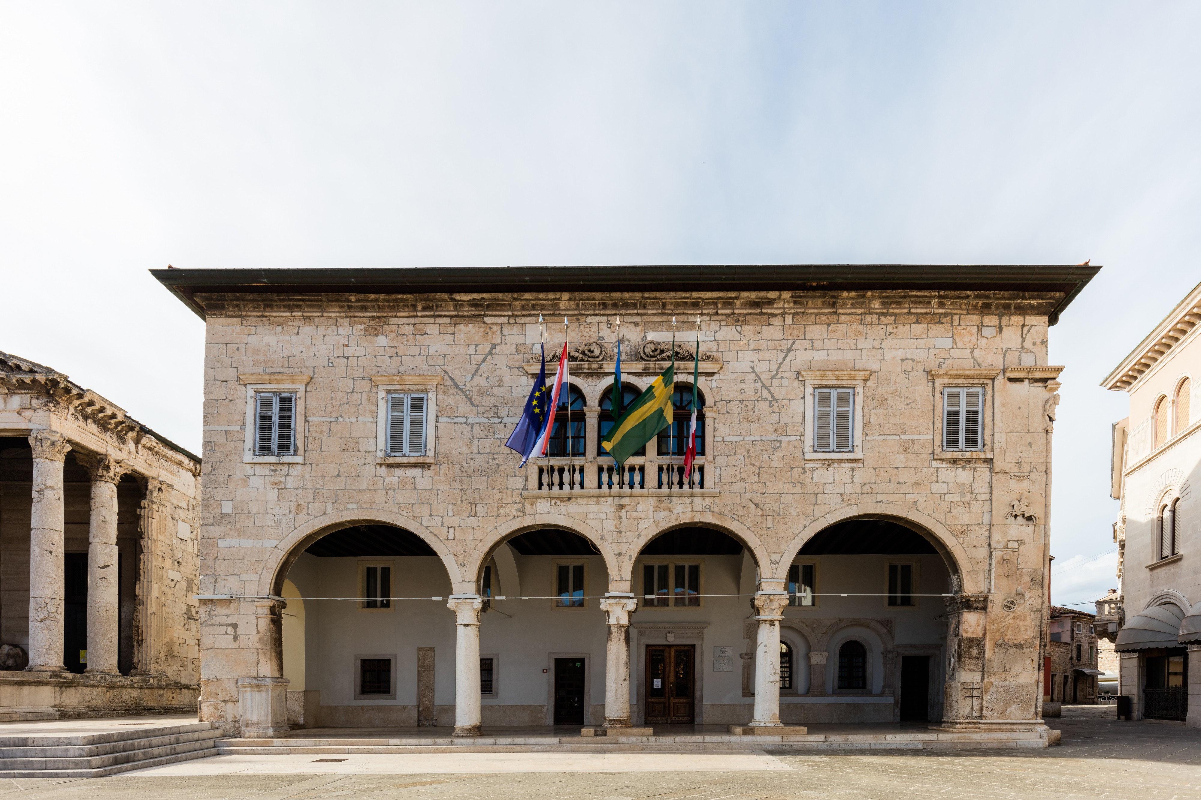 Ayuntamiento, Pula, Croacia, 2017-04-16, DD 50