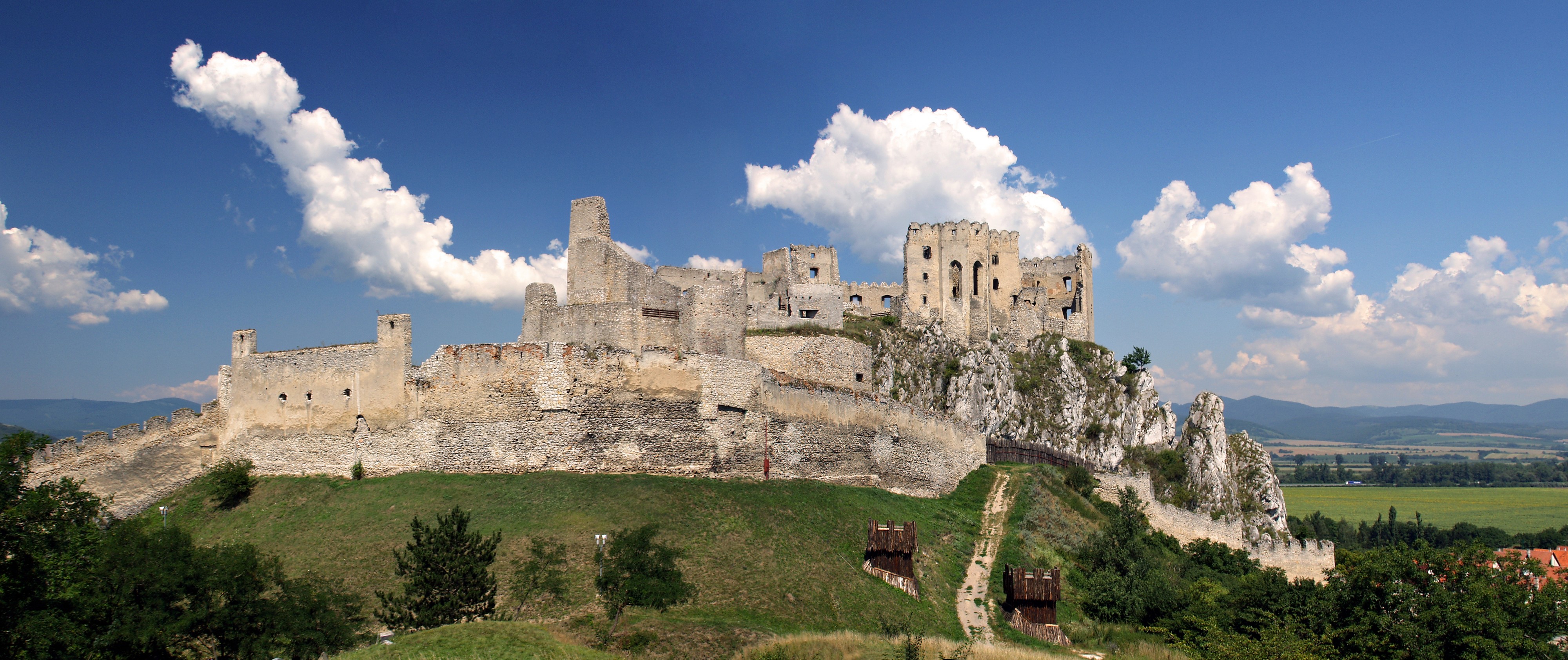 Beckov-pano