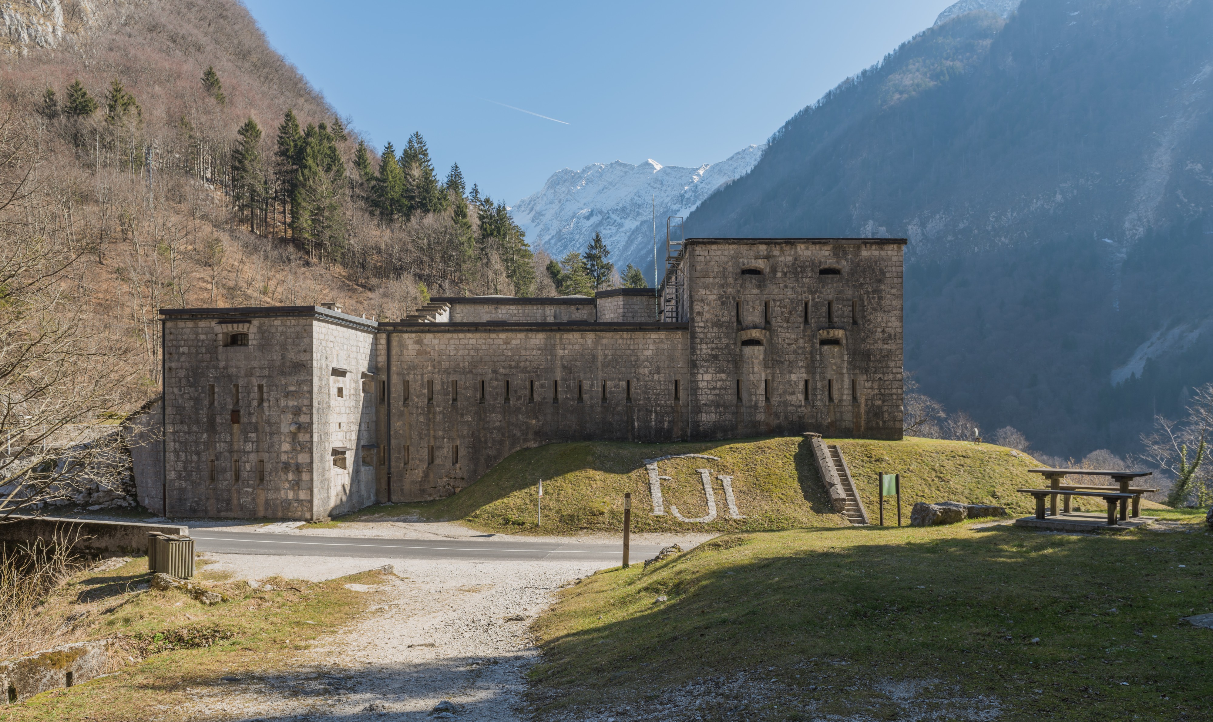 Bovec Flitscher Klause West-Seite 10032015 0609