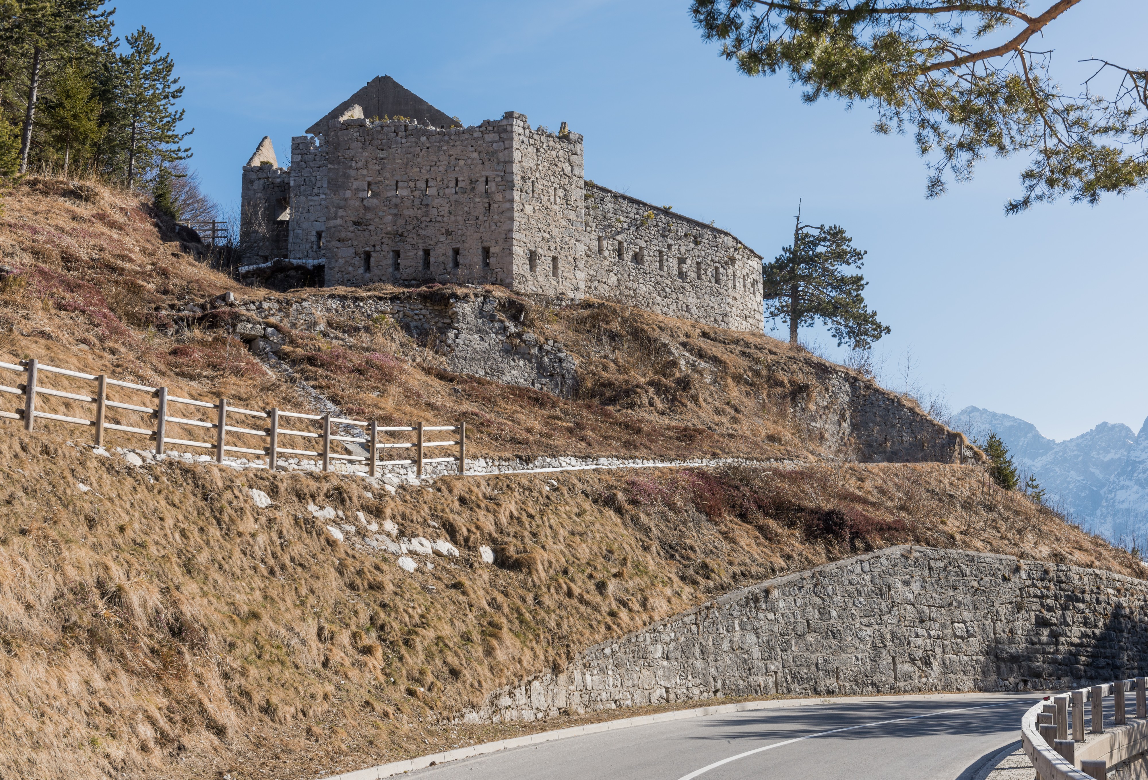 Bovec Strmec na Predelu Fort Hermann 10032015 0547