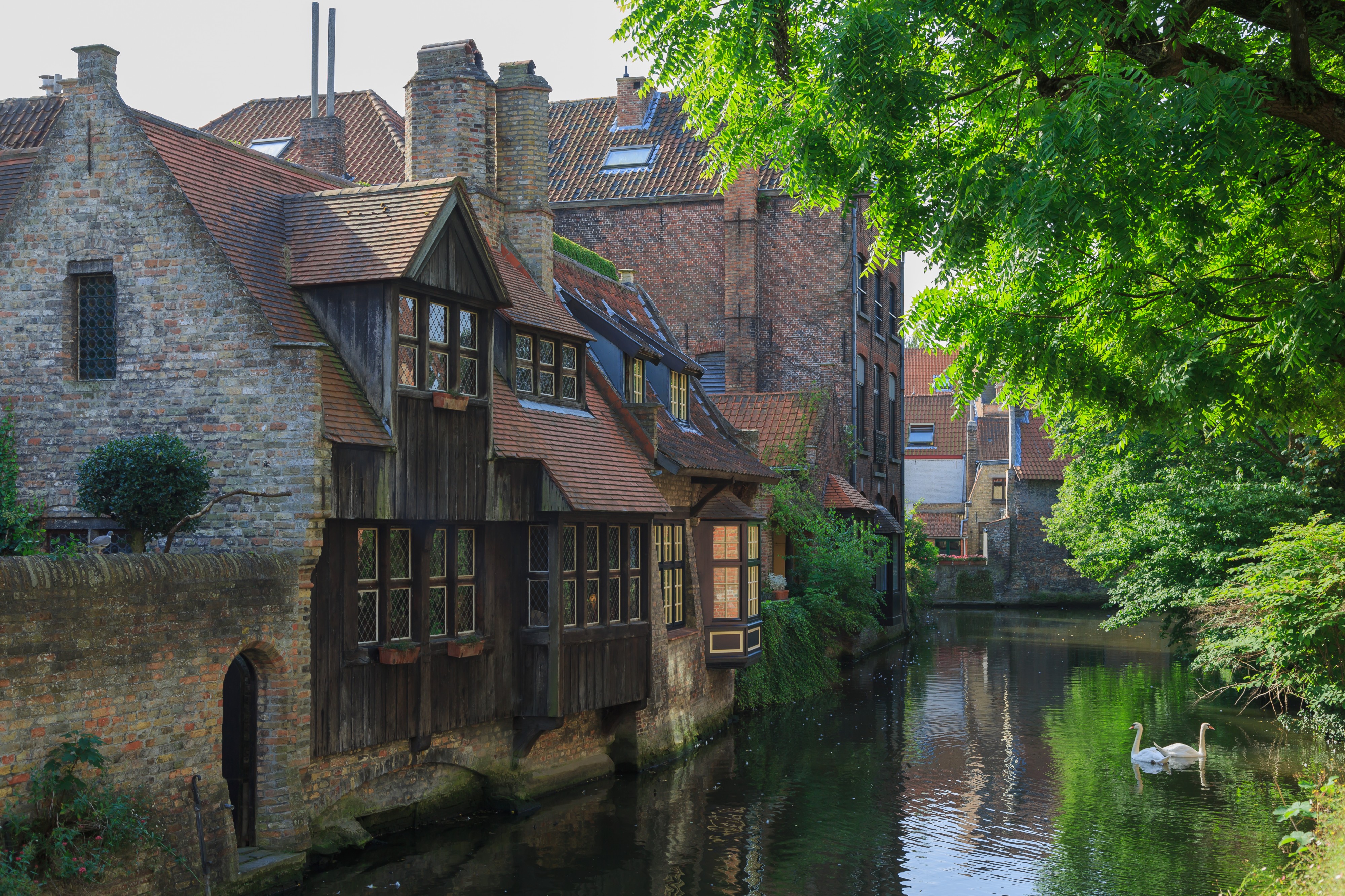 Brugges Belgium Bakkersrei-Canal-from-Bonifaciusbridge-01