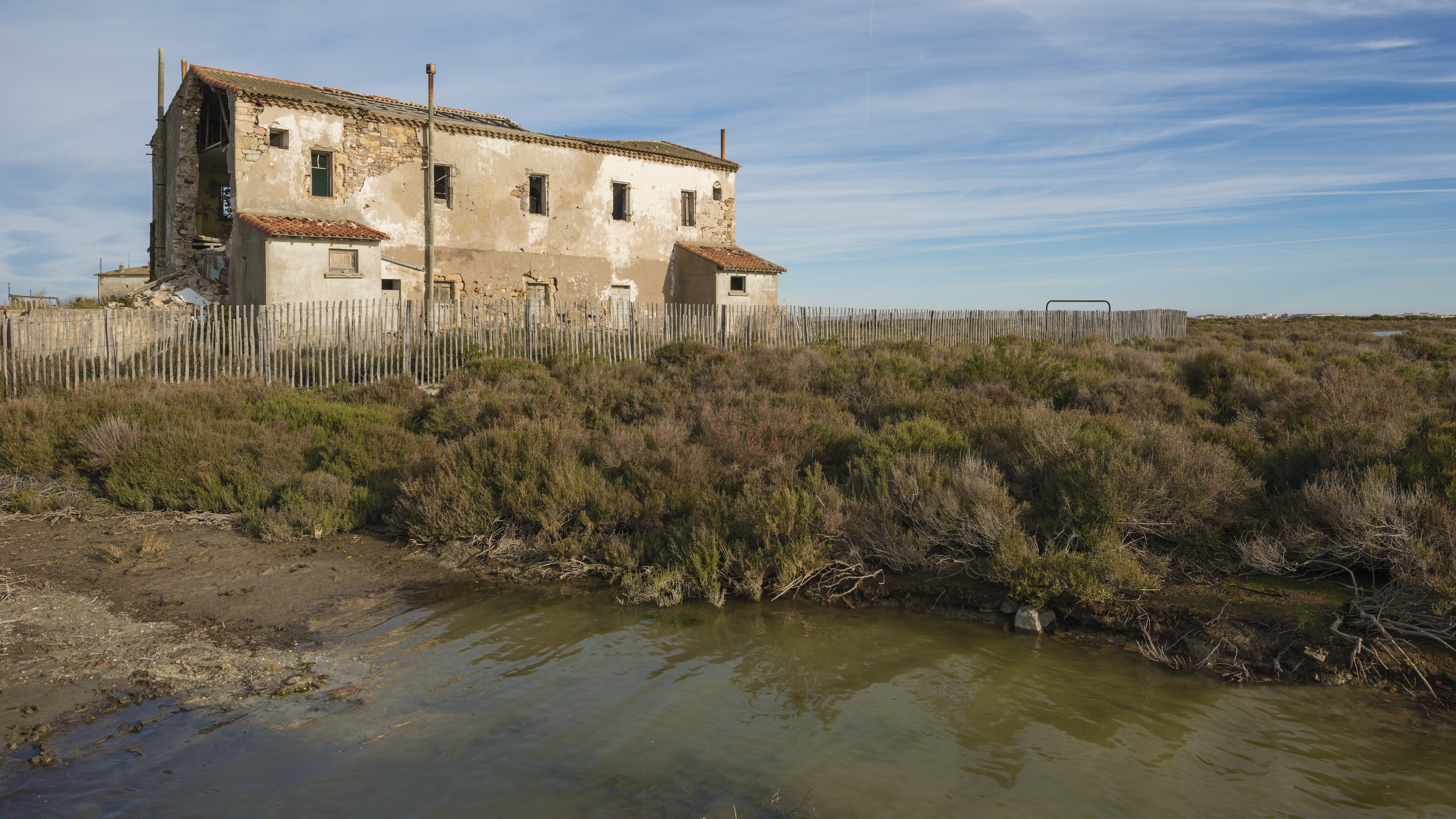 Building of the Salins de Frontignan 16
