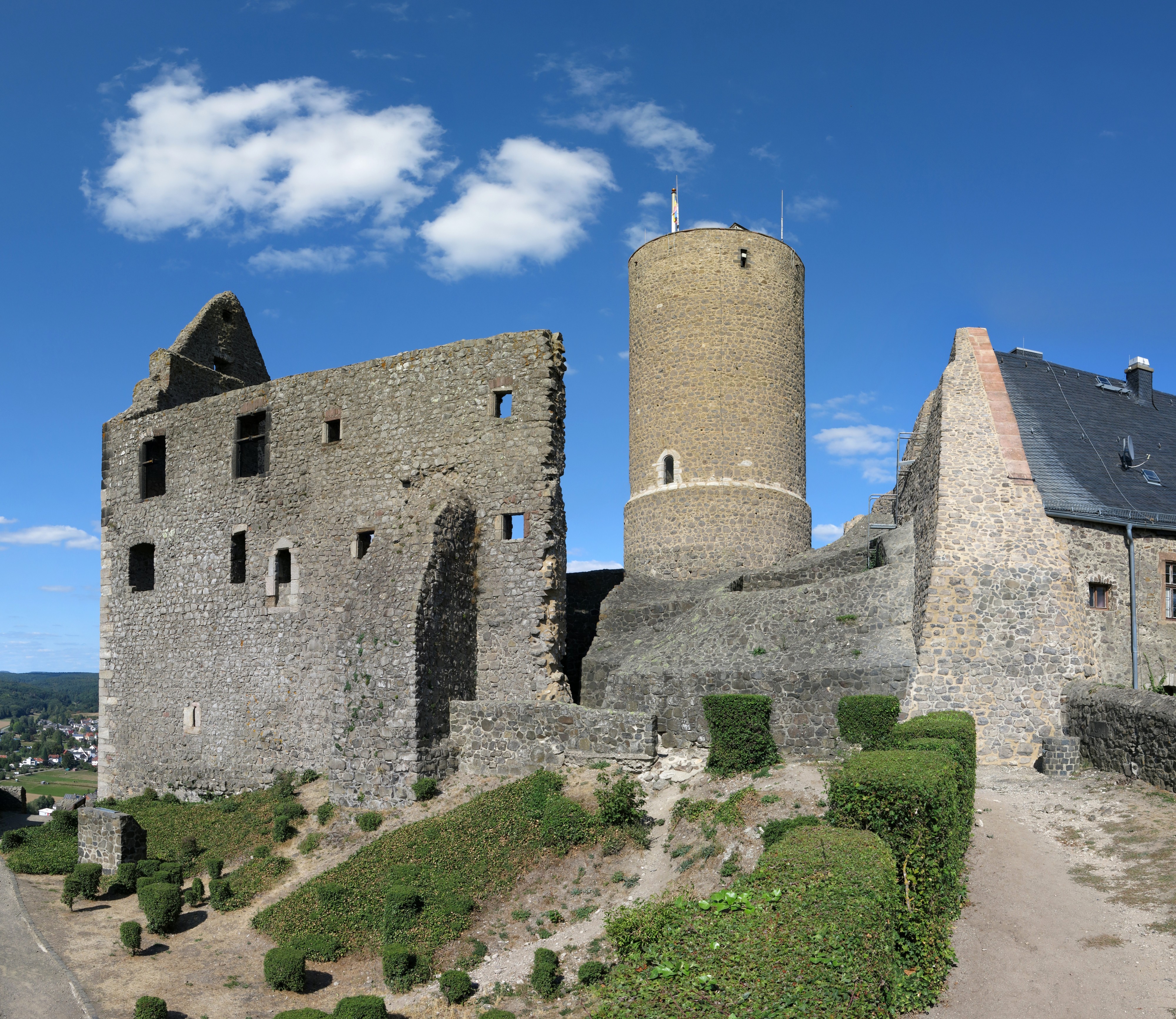 Burg Gleiberg - Merenberger Bau und Bergfried
