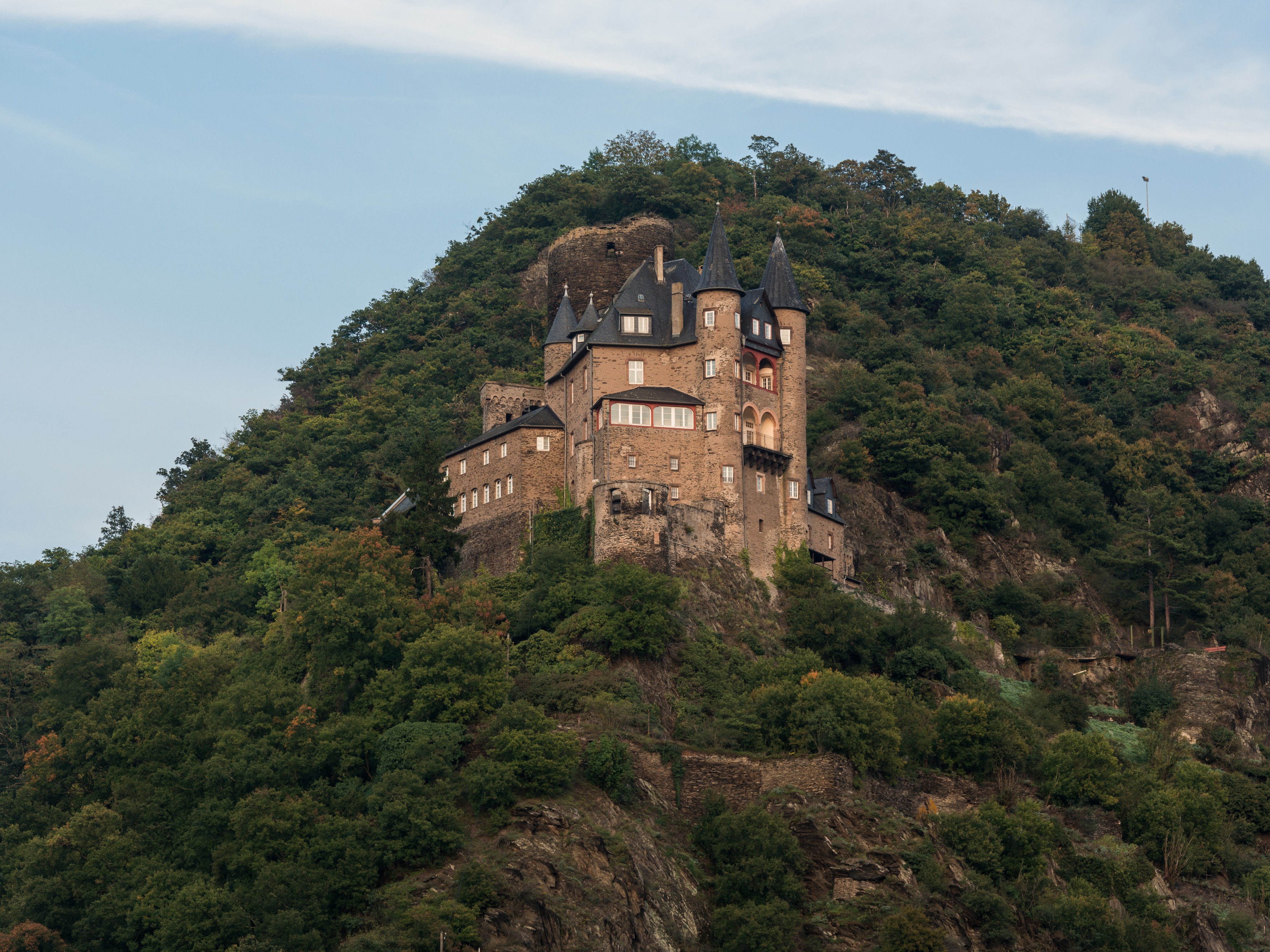 Burg Katz, St. Goarshausen, Southwest view 20141002 3