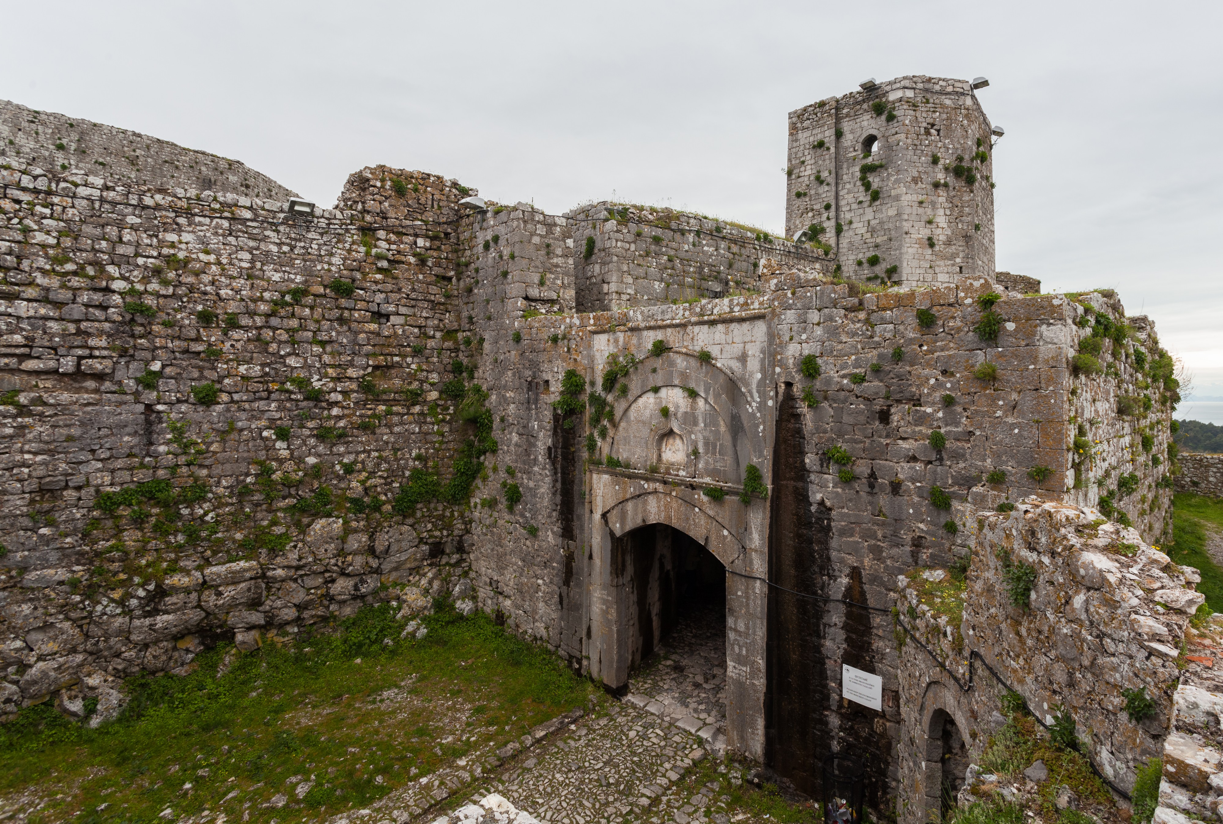 Castillo de Rozafa, Shkodra, Albania, 2014-04-18, DD 06