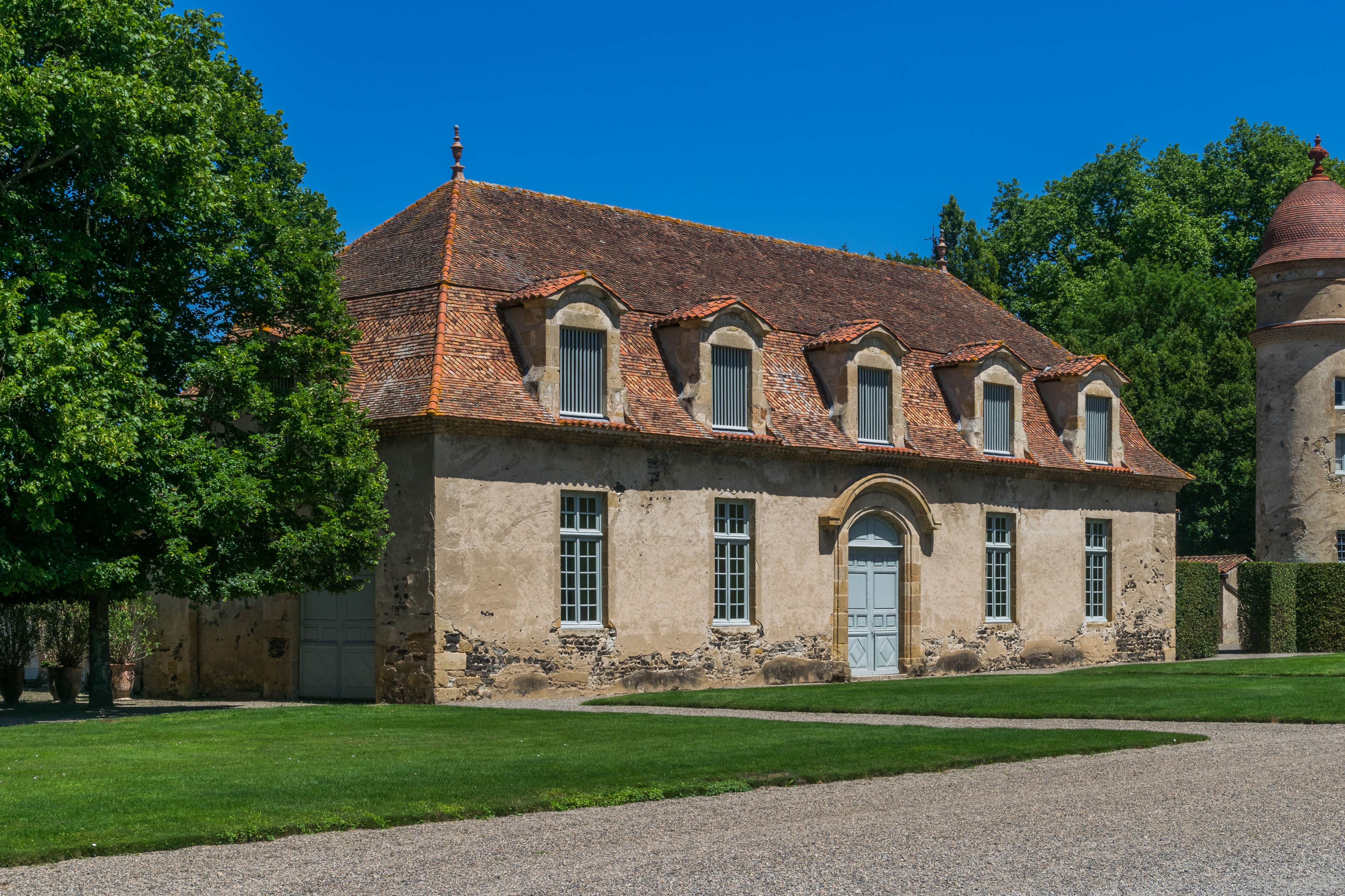 Castle of Parentignat 06