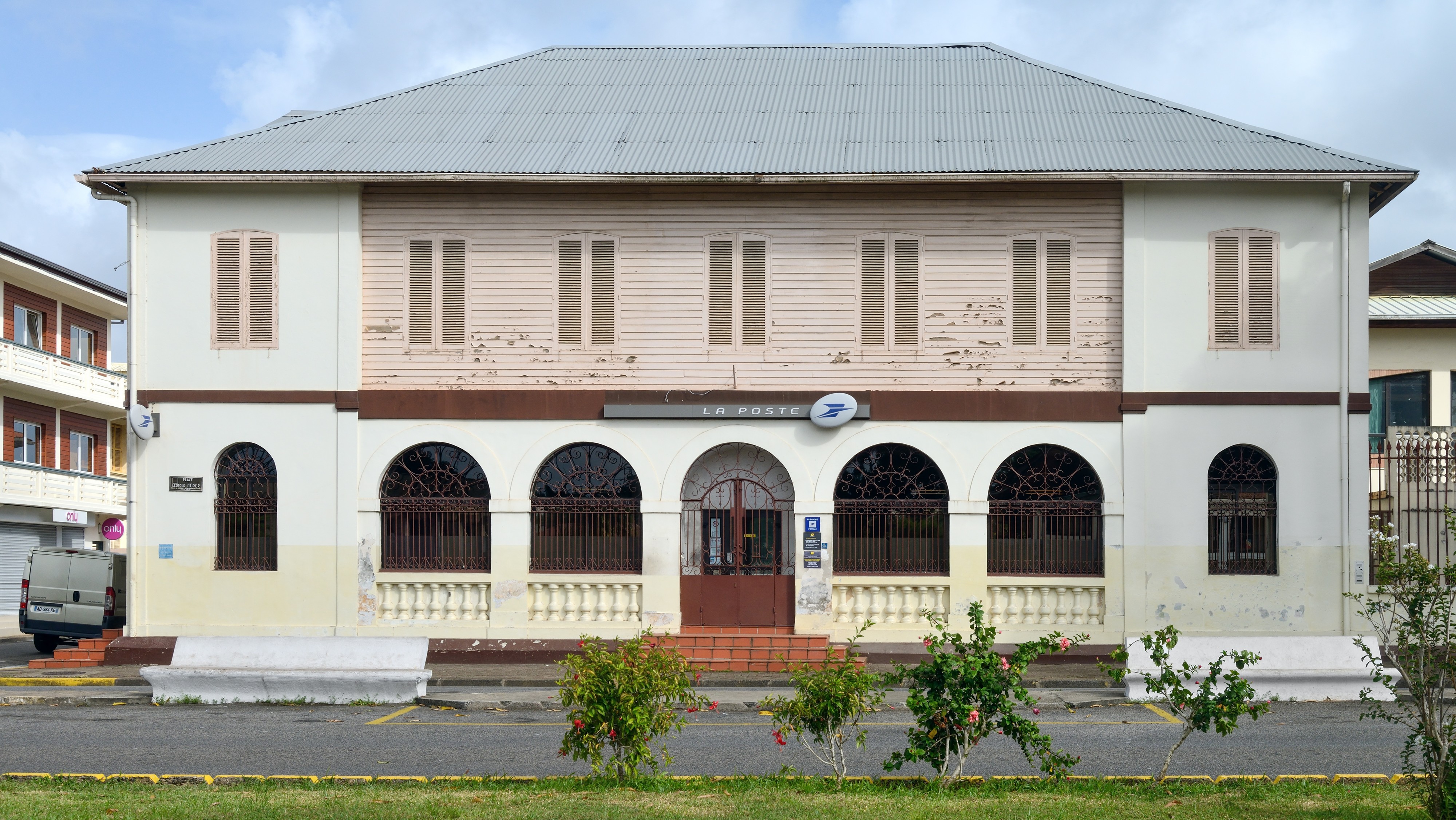 Cayenne La Poste place Léopold-Héder