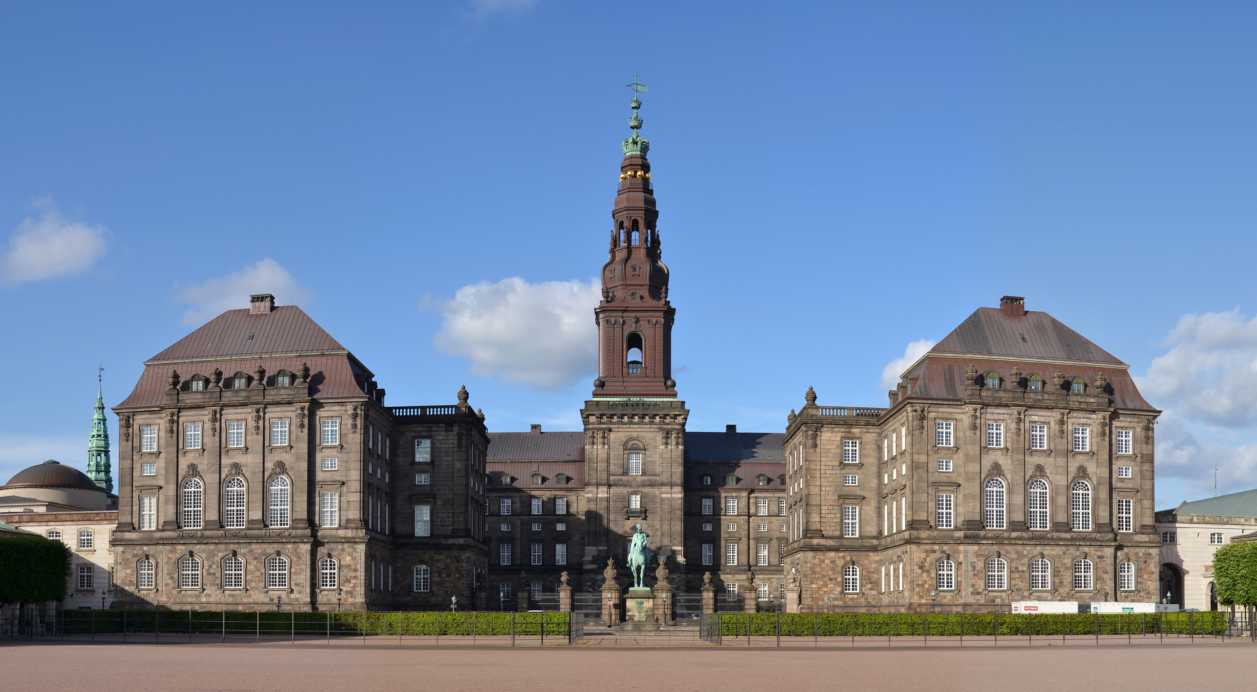 Christiansborg Palace, Copenhagen (by Pudelek)