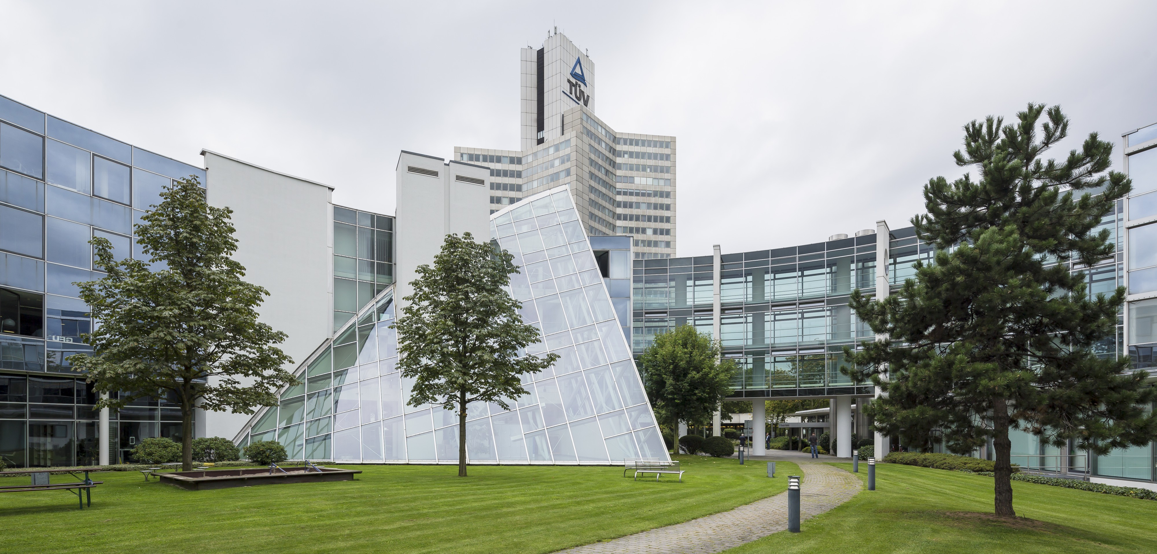 Cologne Germany Am Grauen-Stein-27 TÜV-Rheinland-Rundbau-03