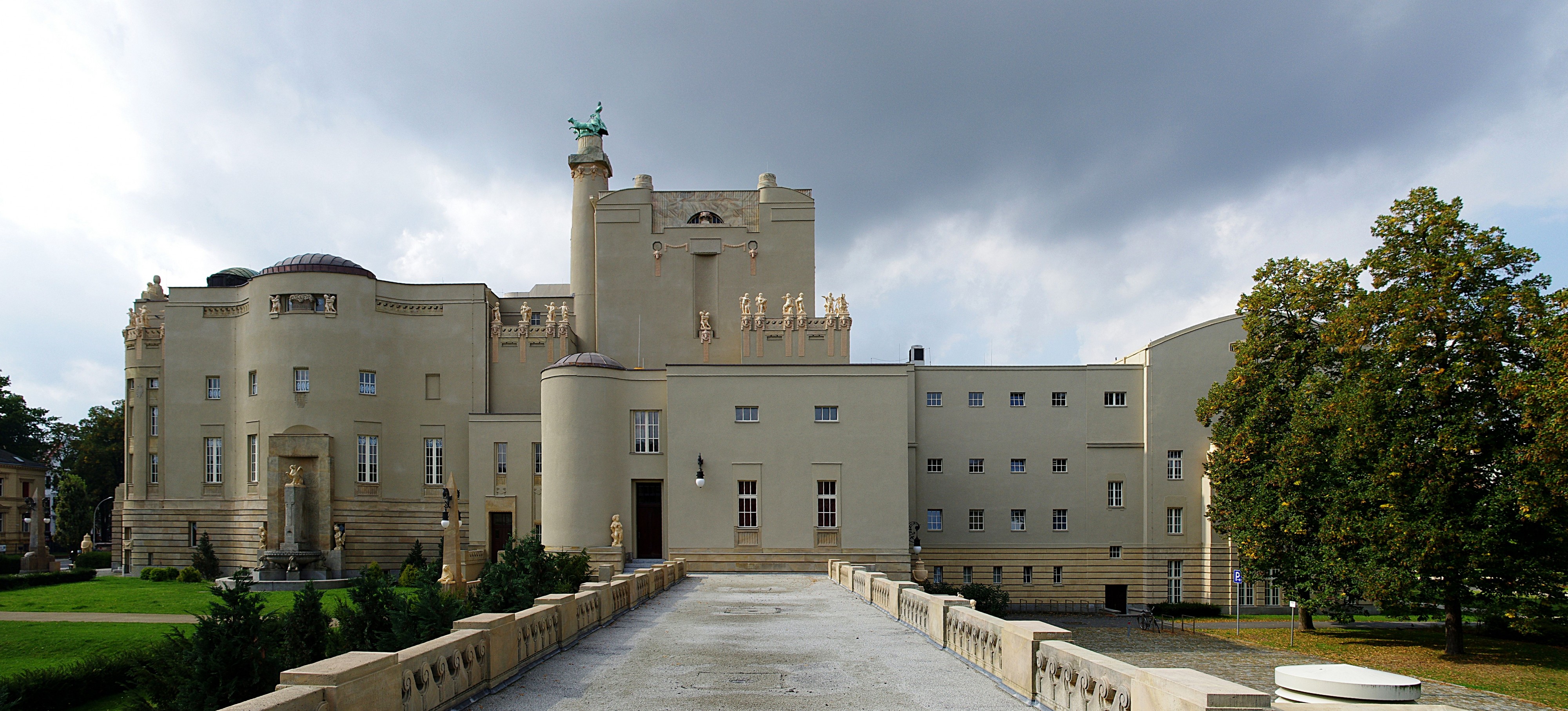 Cottbus Theater von Osten