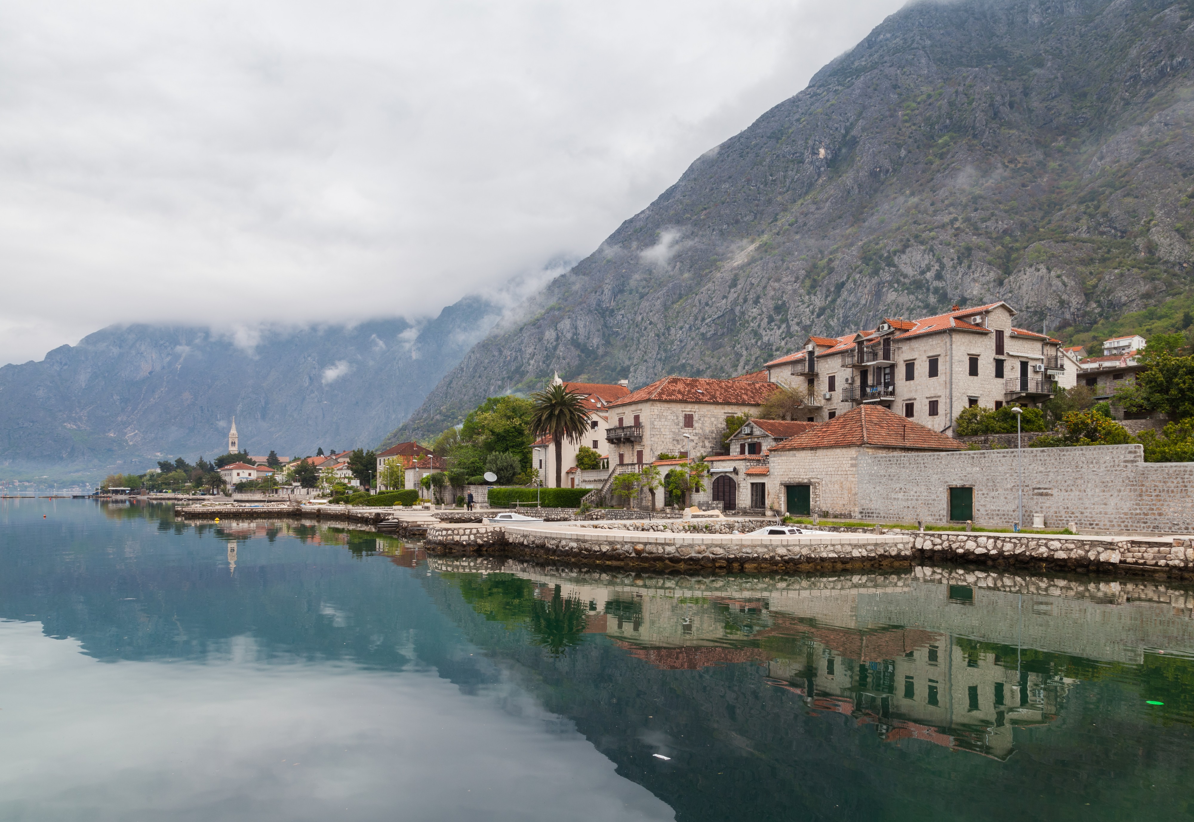 Dobrota, Bahía de Kotor, Montenegro, 2014-04-19, DD 11