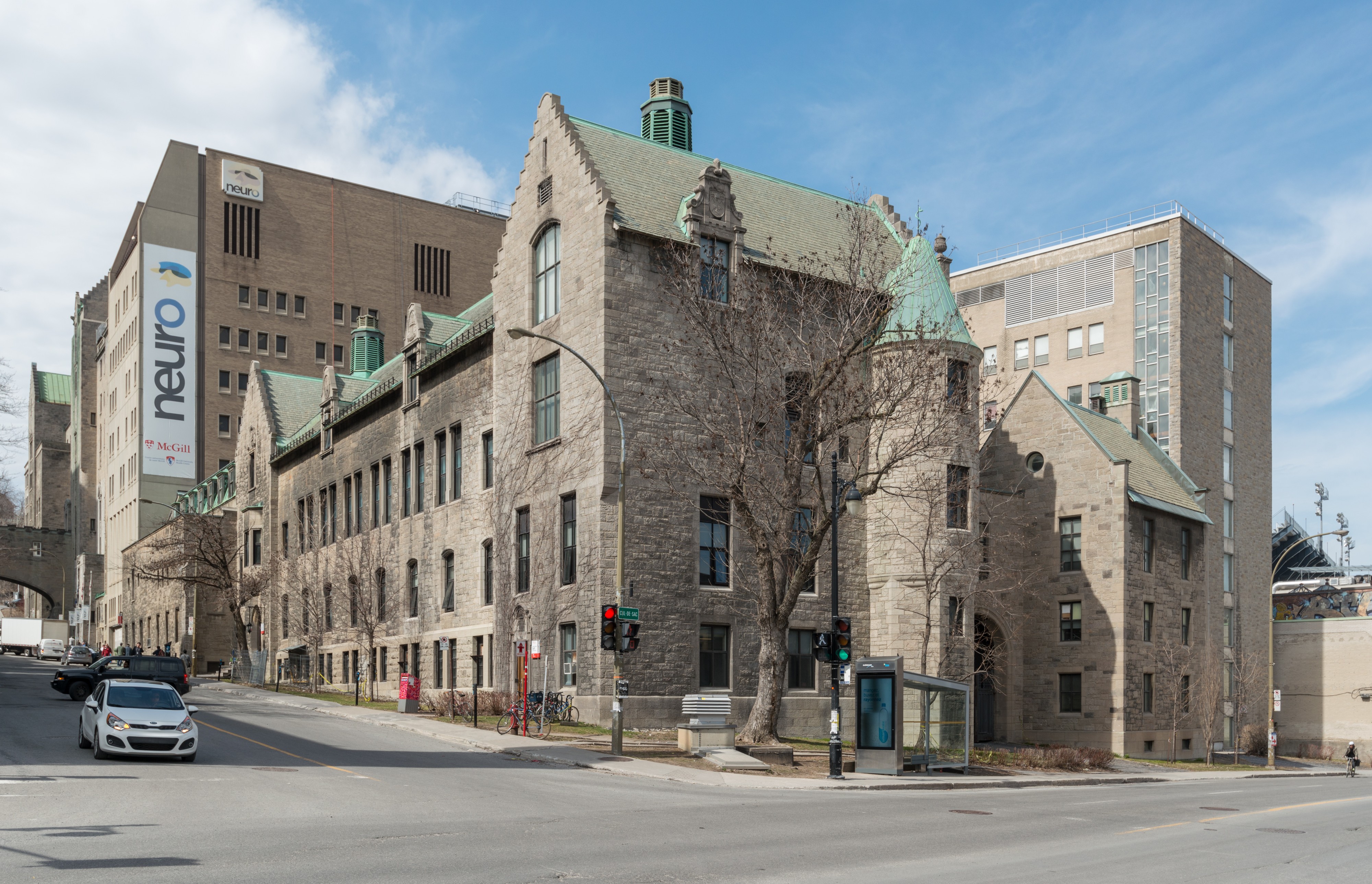 Duff Medical Building, McGill University, Montréal, South view 20170410 1