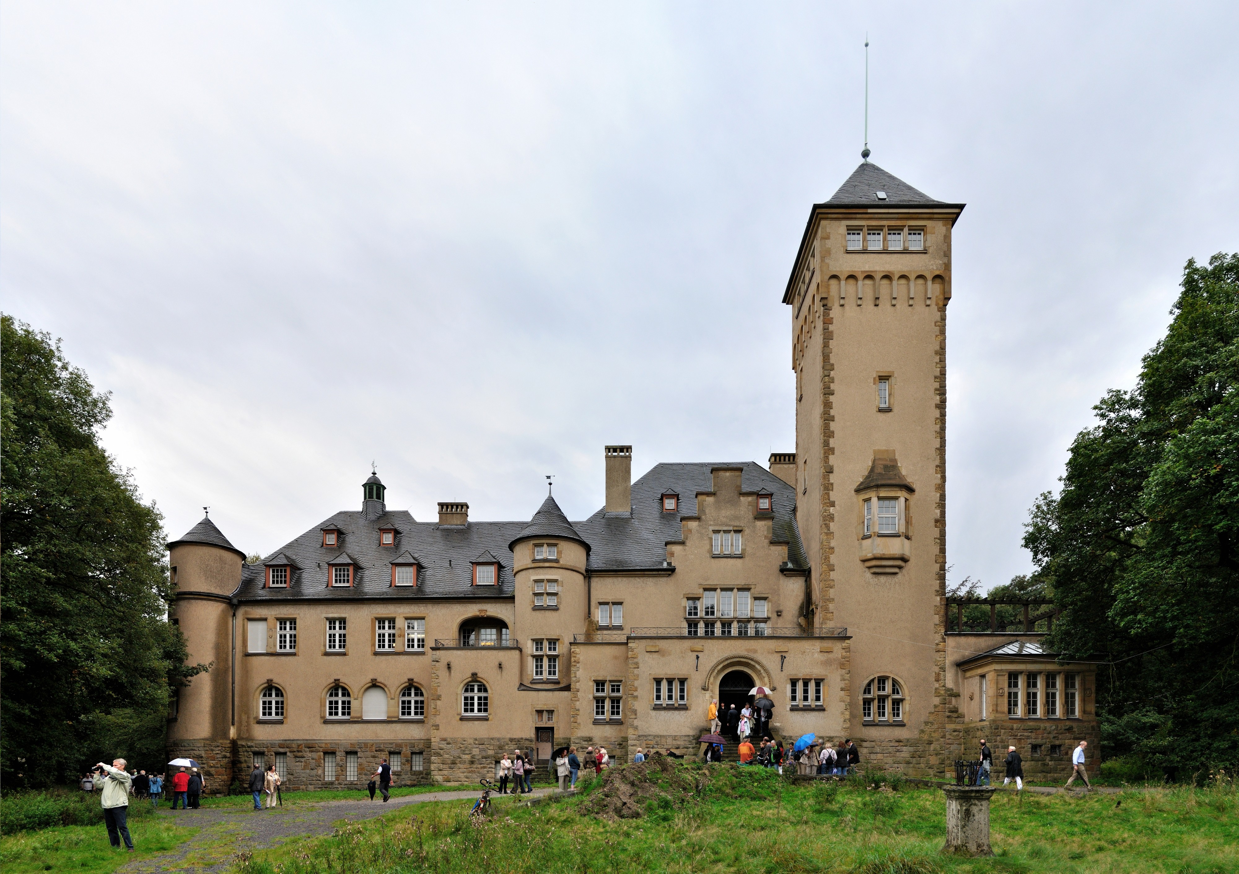 Duisburg, Haus Hartenfels, 2011-09 CN-27