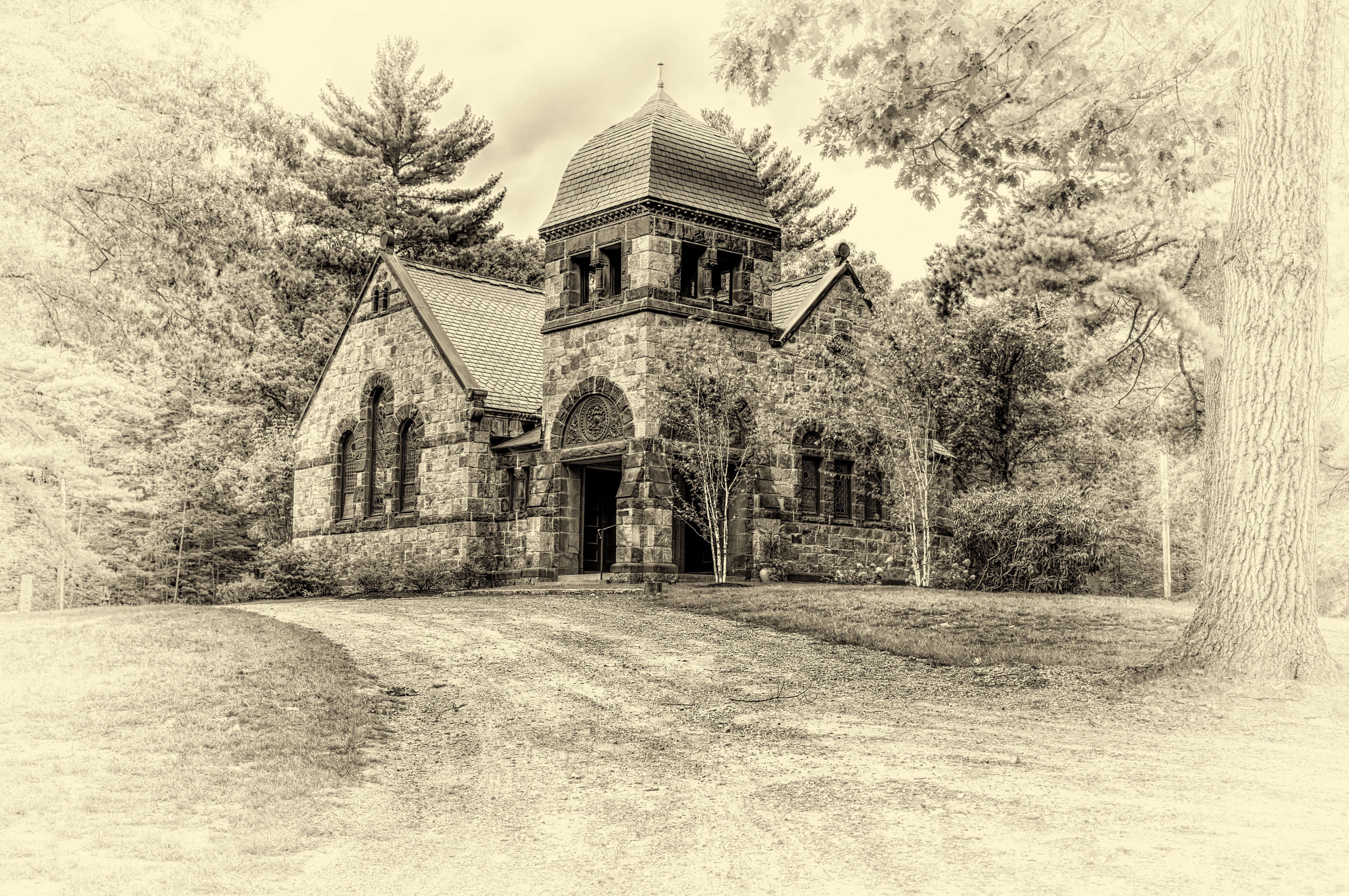 Edgell Grove Chapel.b&w.(FINAL) (15270650885)
