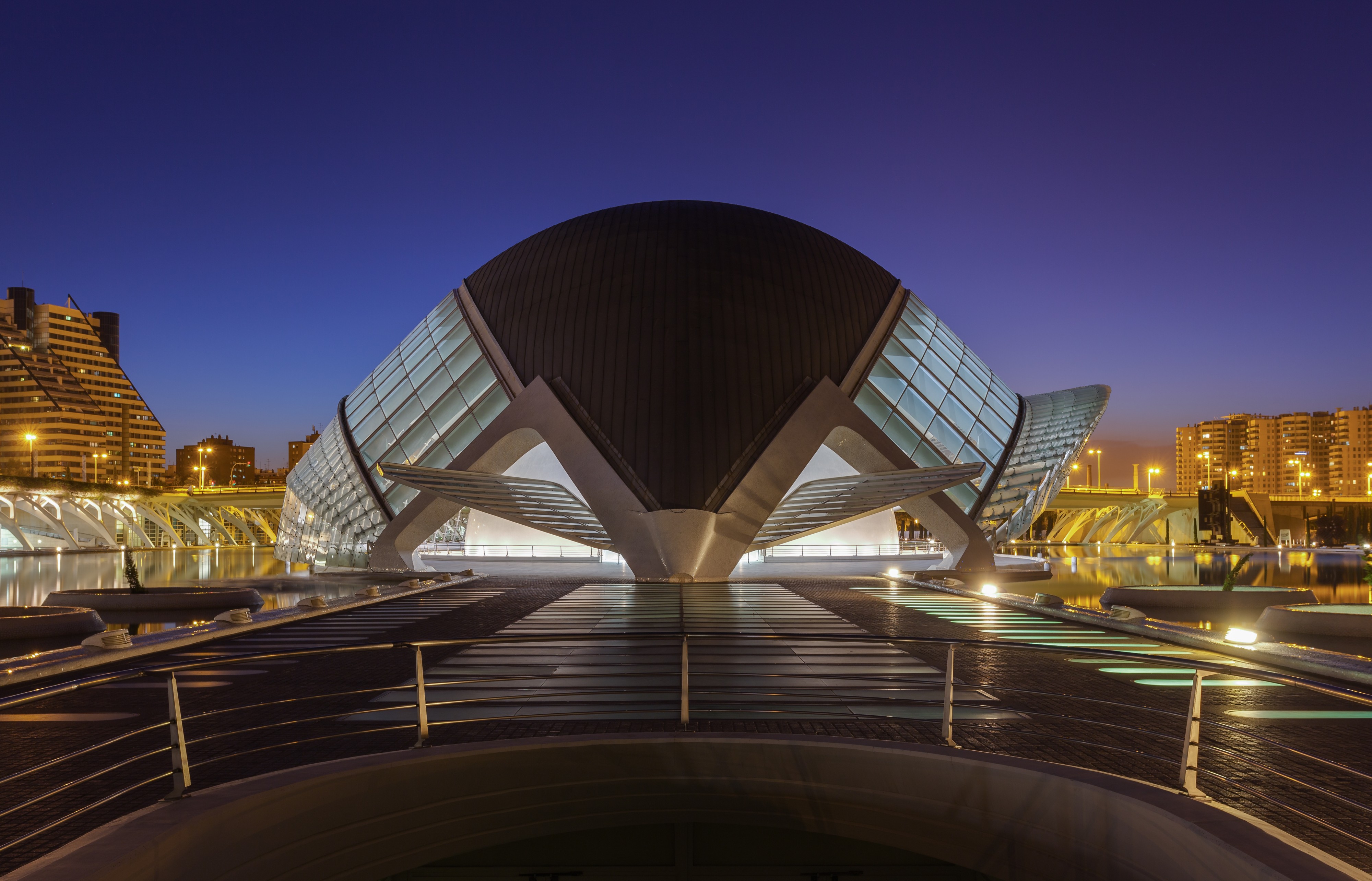 El Hemisférico, Ciudad de las Artes y las Ciencias, Valencia, España, 2014-06-29, DD 66-68 HDR