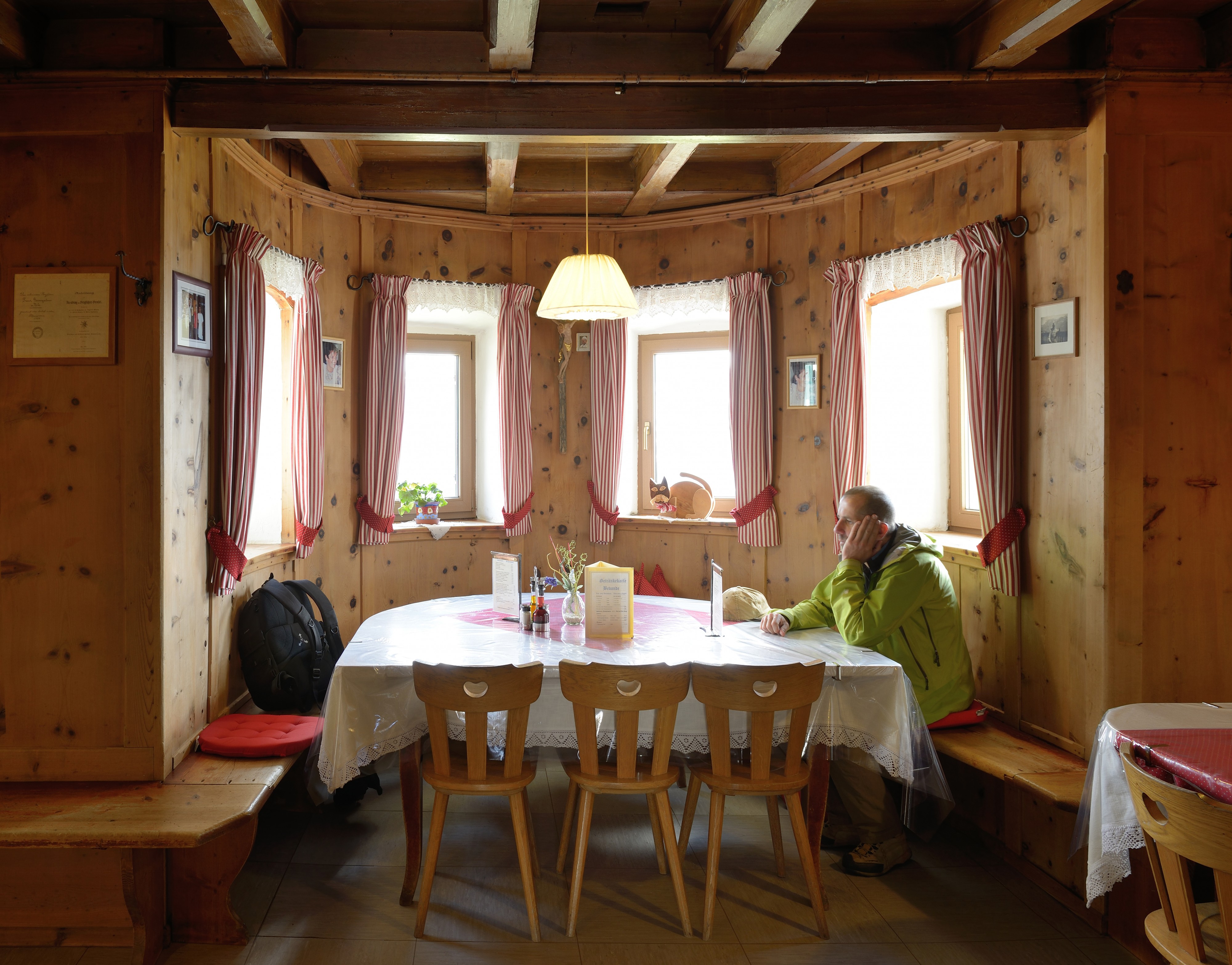 Essstube im Schlernhaus auf dem Schlern