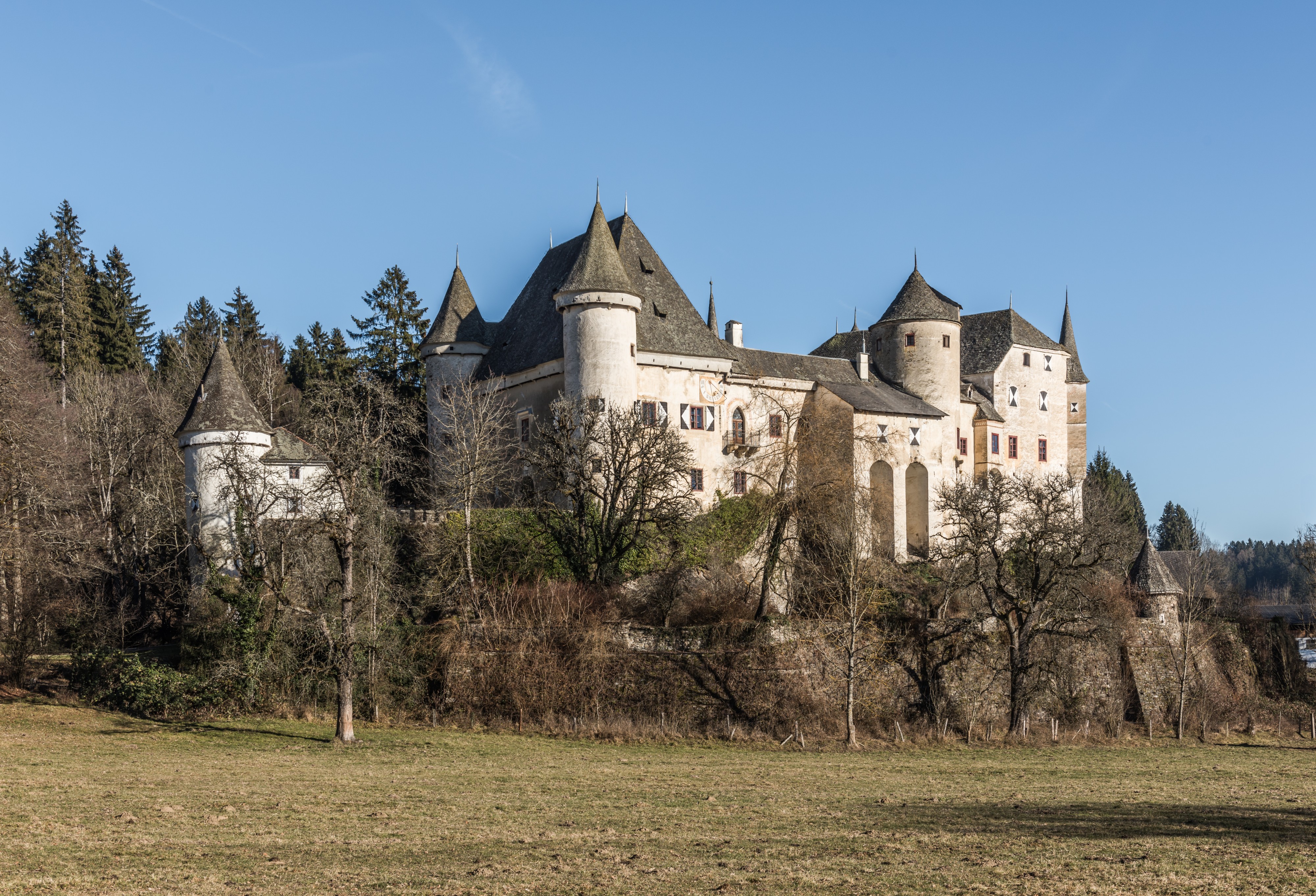 Frauenstein Schloss Frauenstein West-Gesamtansicht 14122016 5635