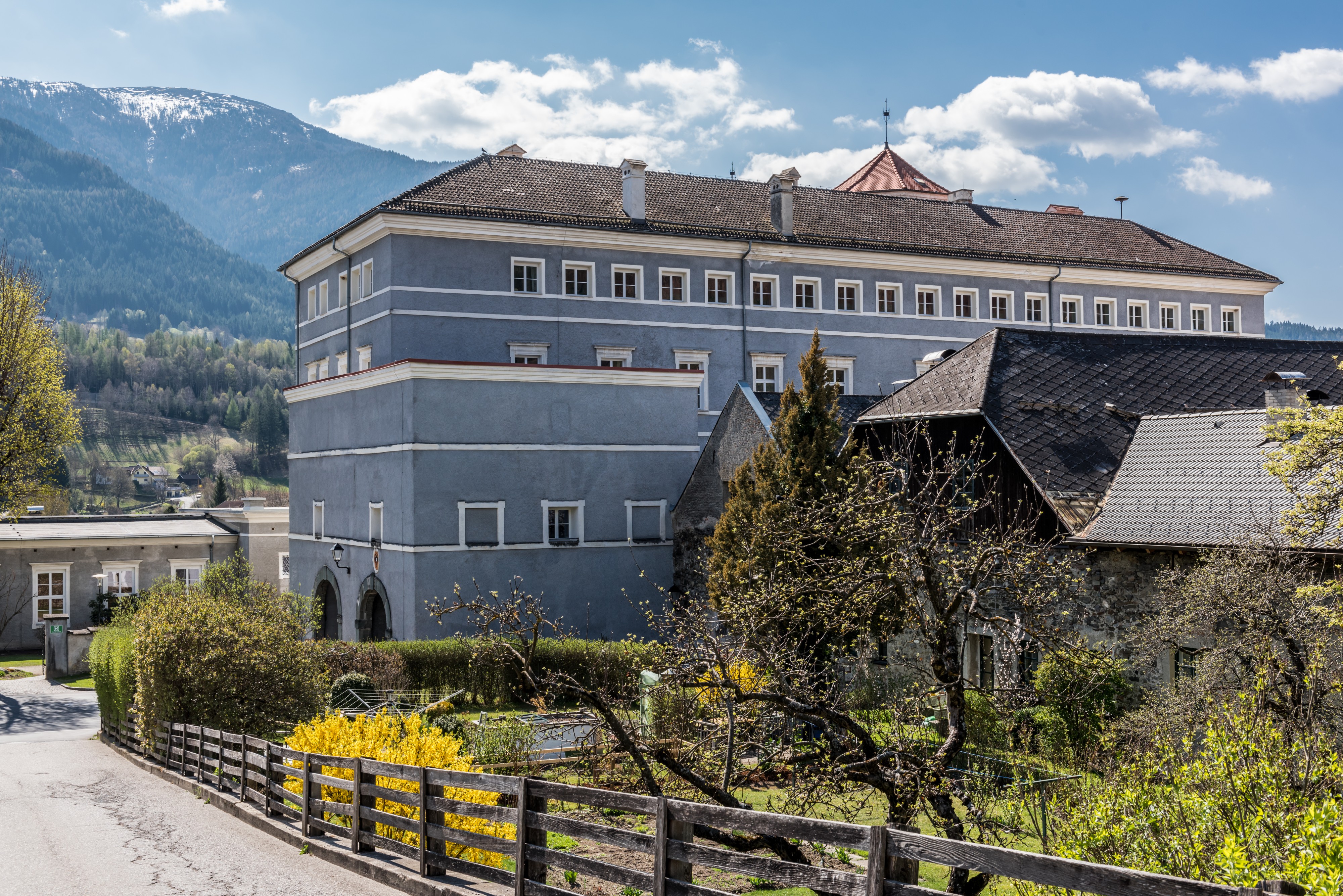 Gmuend Hauptplatz 1 Schloss Lodron NO-Ansicht 06042017 7311