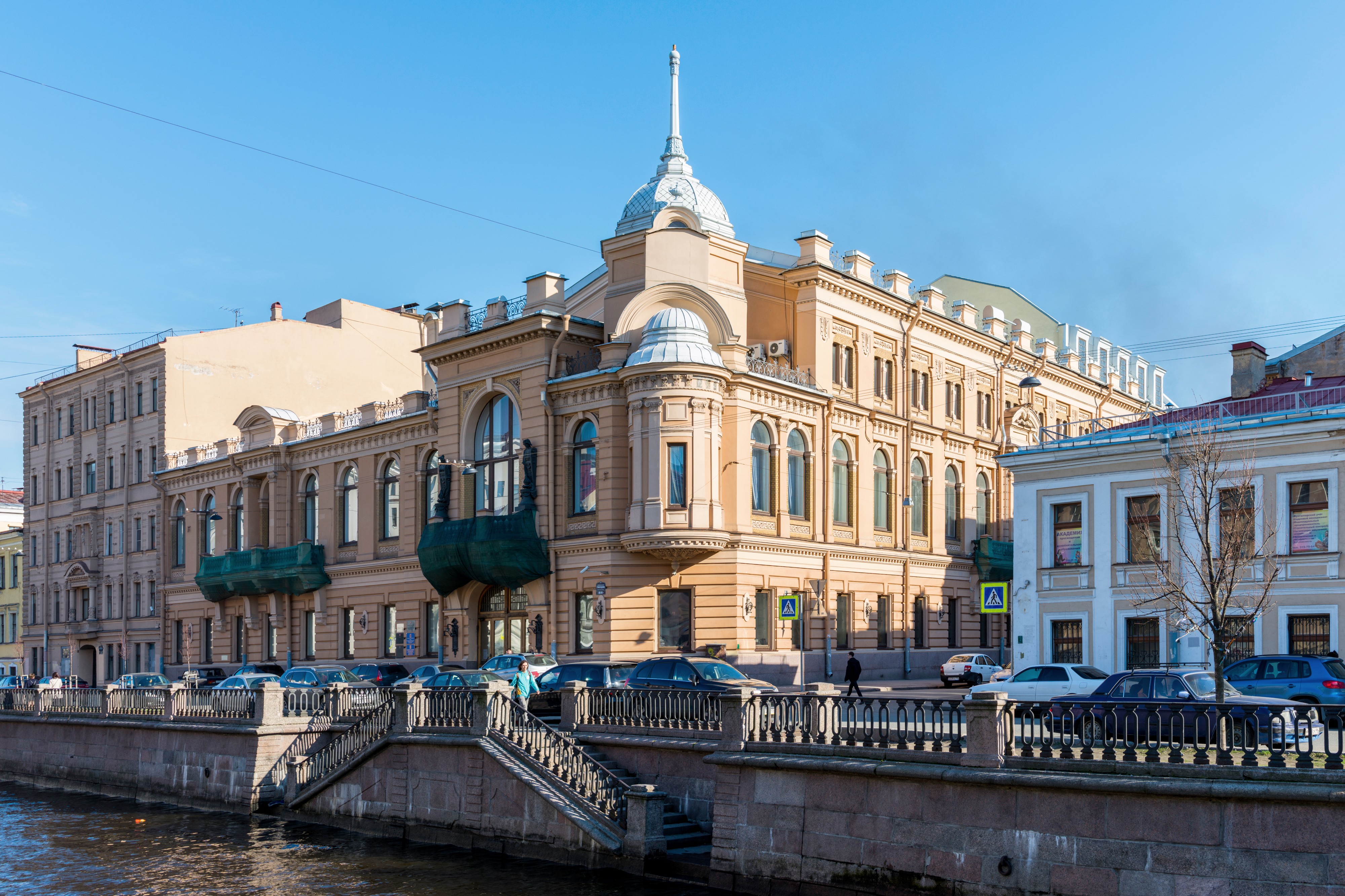 Griboedov Canal Embankment 88-90