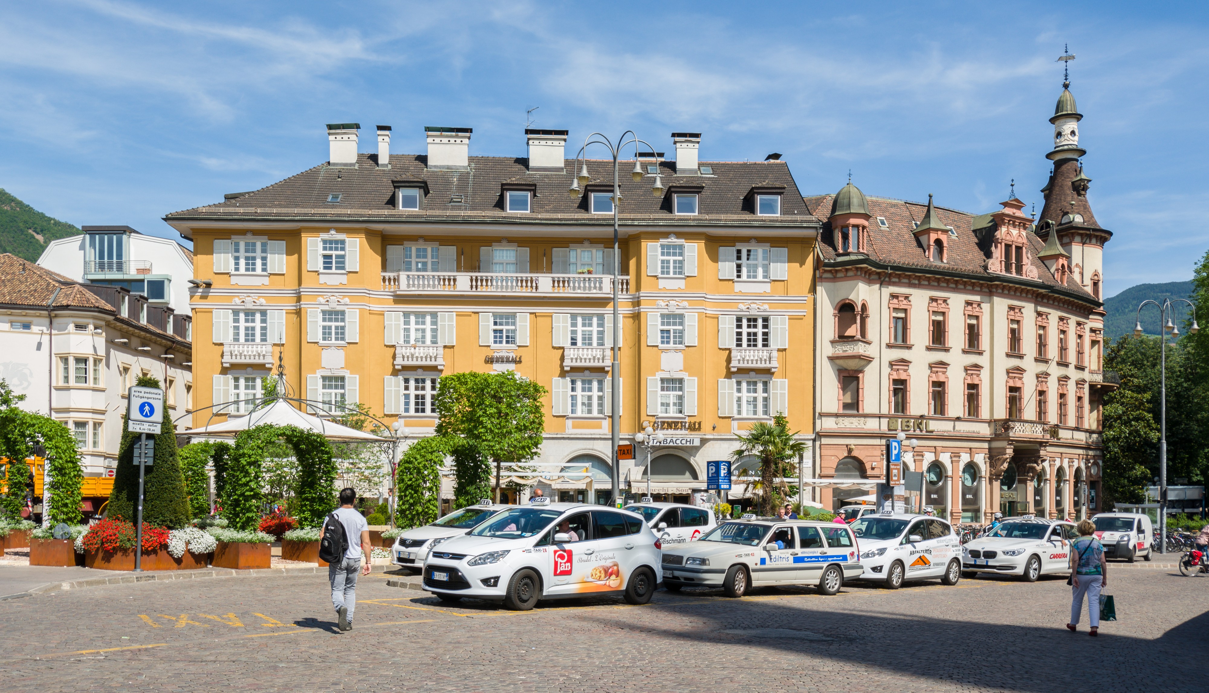 Häuserreihe am Waltherplatz 2015