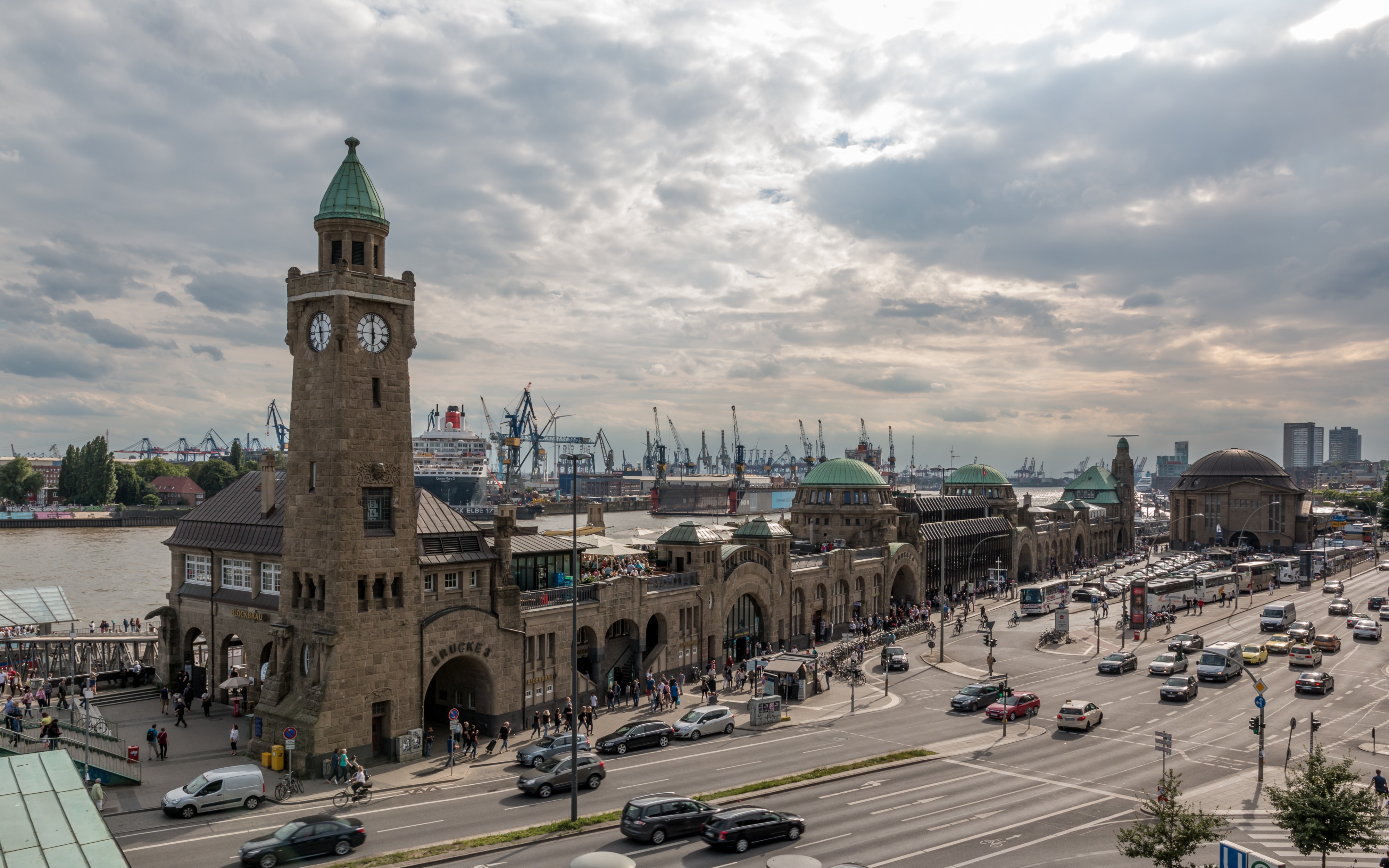 Hamburg, Landungsbrücken -- 2016 -- 3173